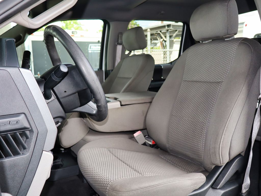 2019 Ford F-150 XLT - Photo 25
