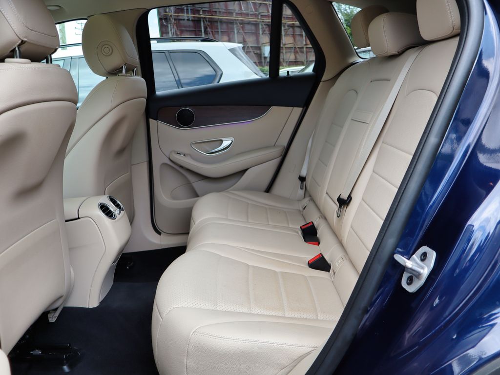 2022 Mercedes-Benz GLC GLC300 - Photo 42