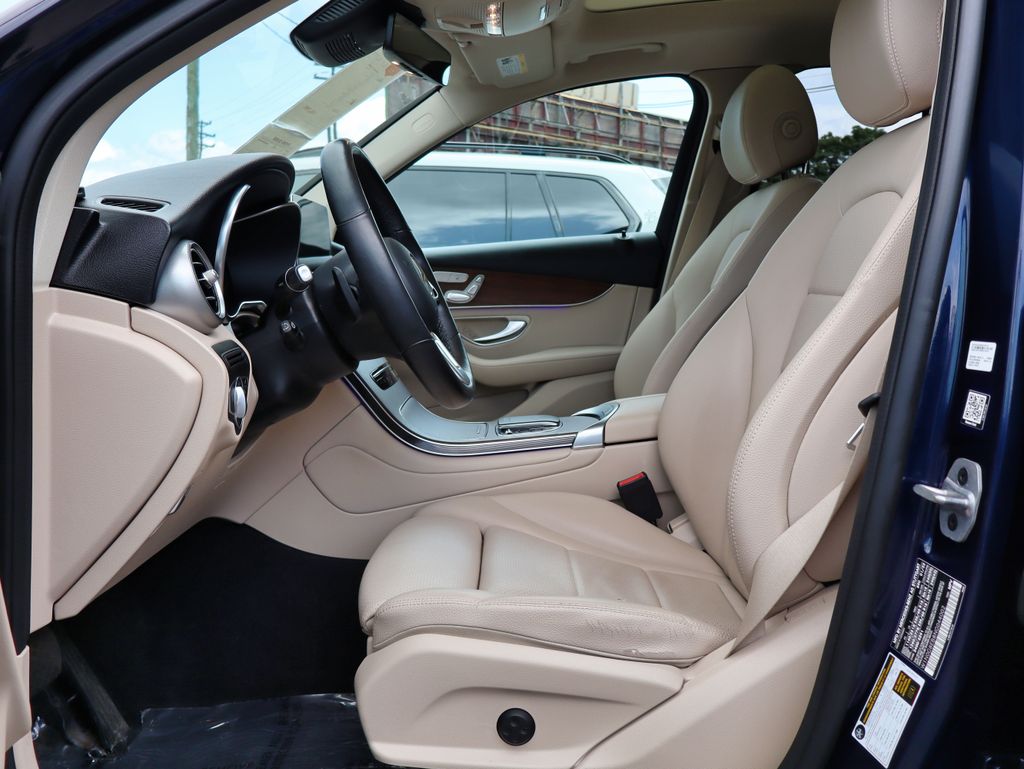 2022 Mercedes-Benz GLC GLC300 - Photo 18