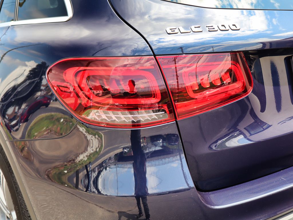 2022 Mercedes-Benz GLC GLC300 - Photo 12