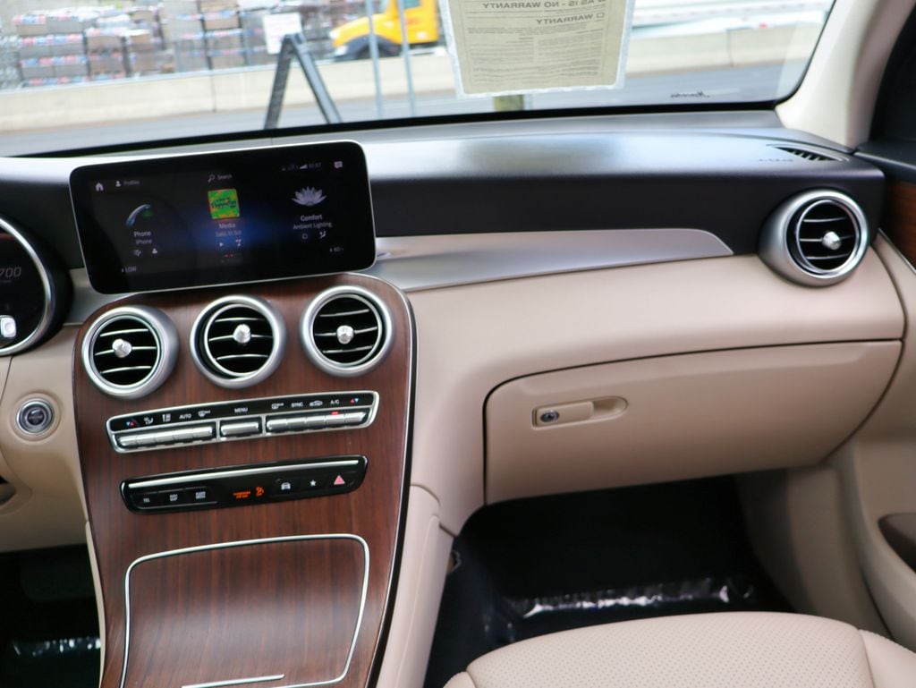 2022 Mercedes-Benz GLC GLC300 - Photo 25