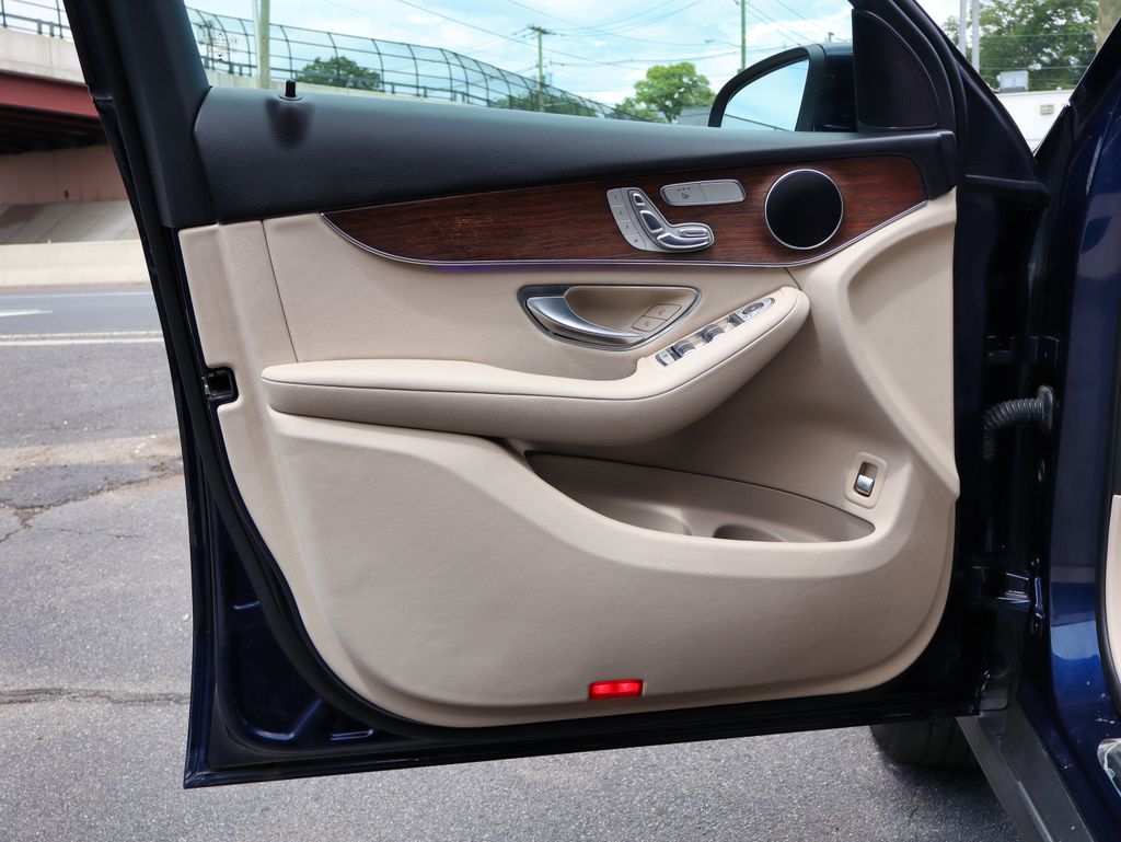 2022 Mercedes-Benz GLC GLC300 - Photo 55
