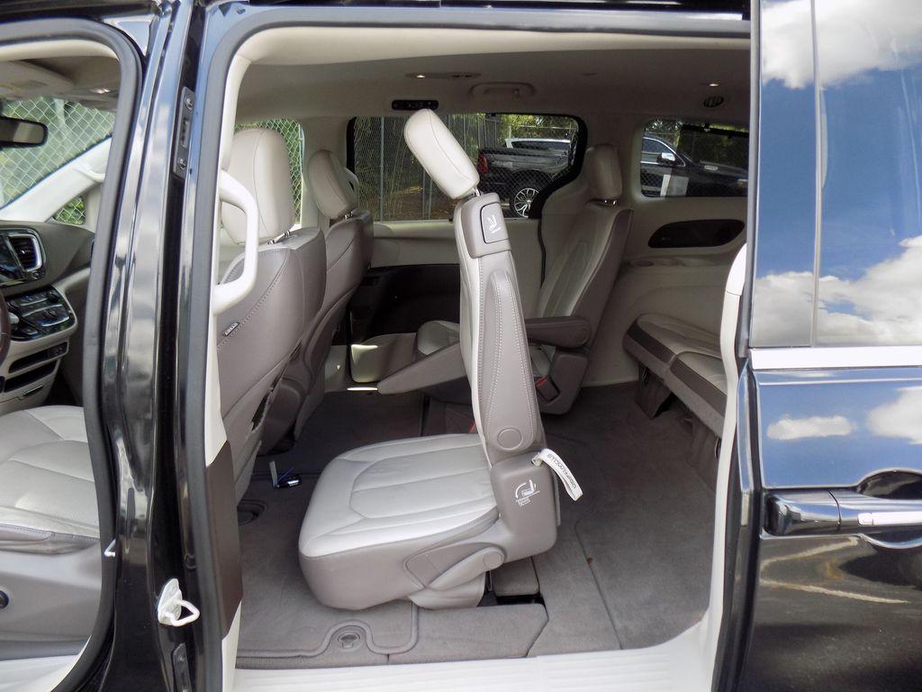 2018 Chrysler Pacifica Touring L - Photo 30
