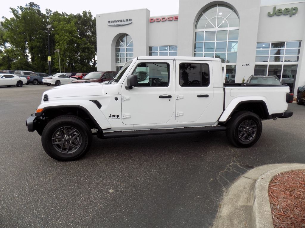 New 2026 Jeep Gladiator Sport Pickup