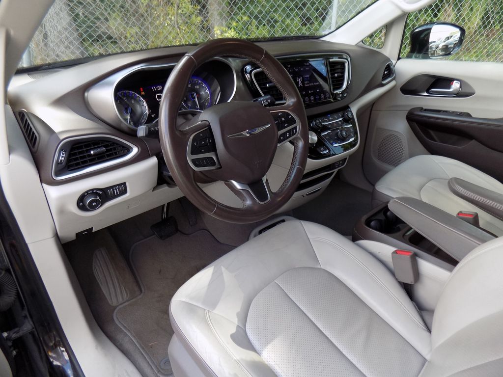 2018 Chrysler Pacifica Touring L - Photo 13
