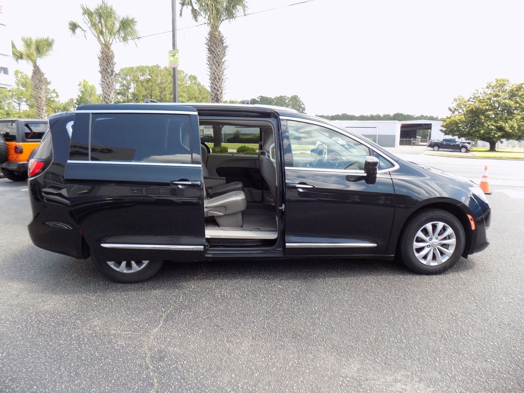 2018 Chrysler Pacifica Touring L - Photo 7