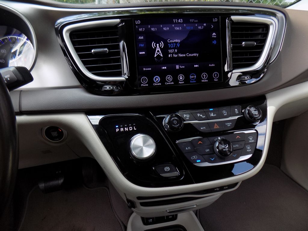 2018 Chrysler Pacifica Touring L - Photo 19