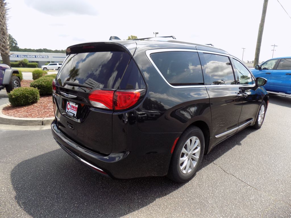2018 Chrysler Pacifica Touring L - Photo 10