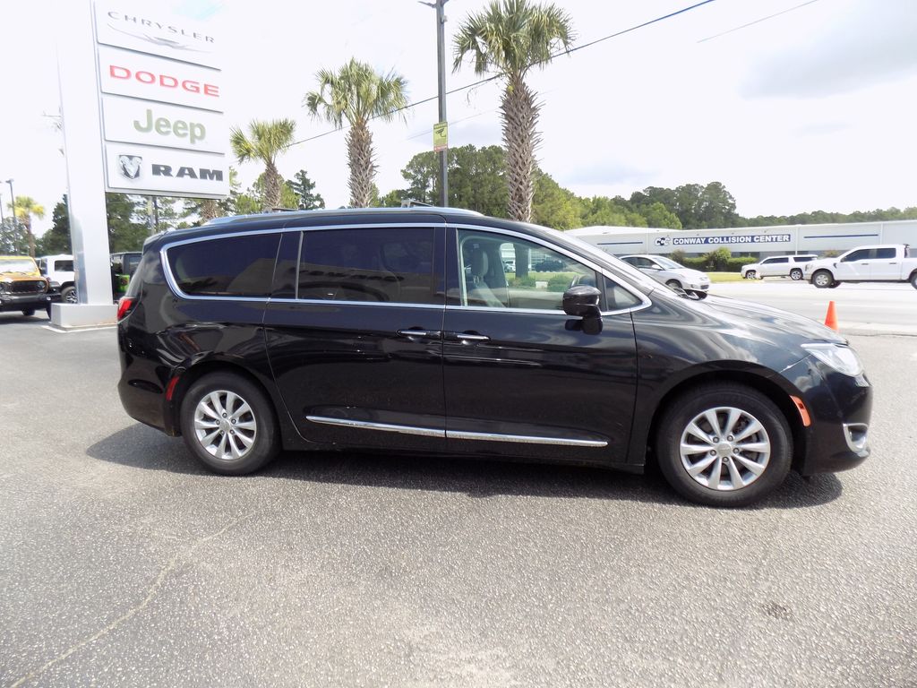 2018 Chrysler Pacifica Touring L - Photo 6
