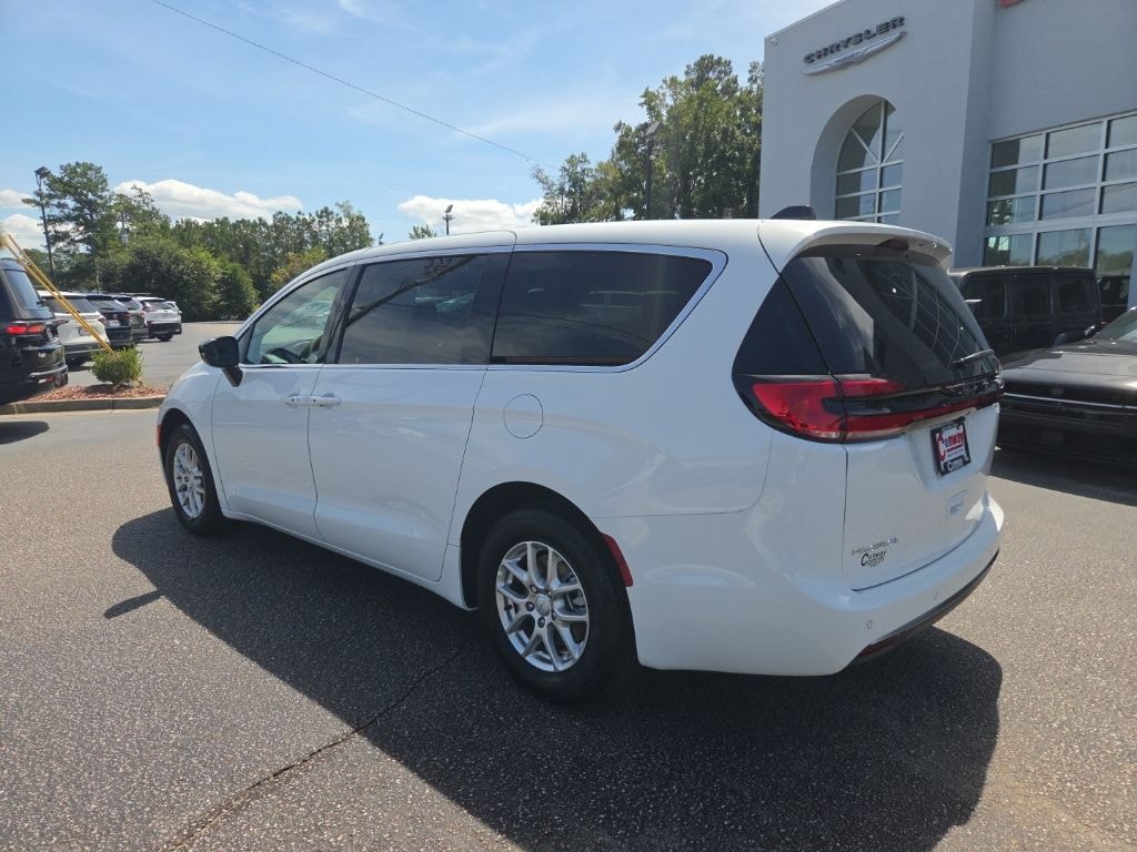 New 2027 Chrysler Pacifica Select Passenger Van