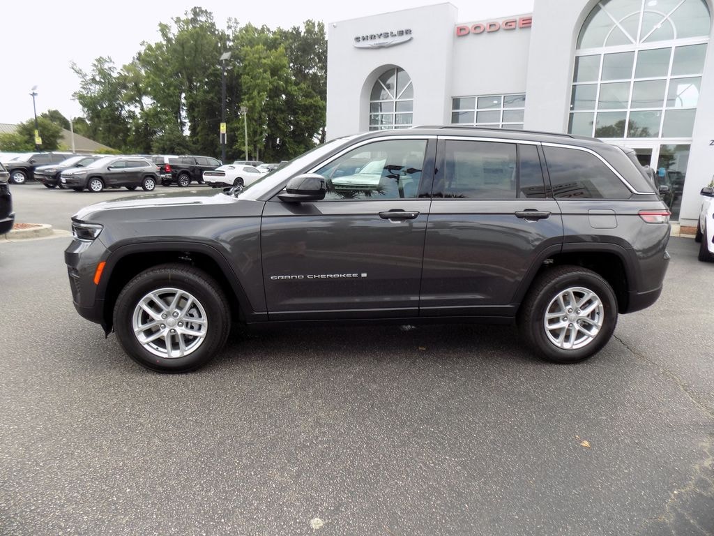 New 2026 Jeep Grand Cherokee Laredo Sport Utility