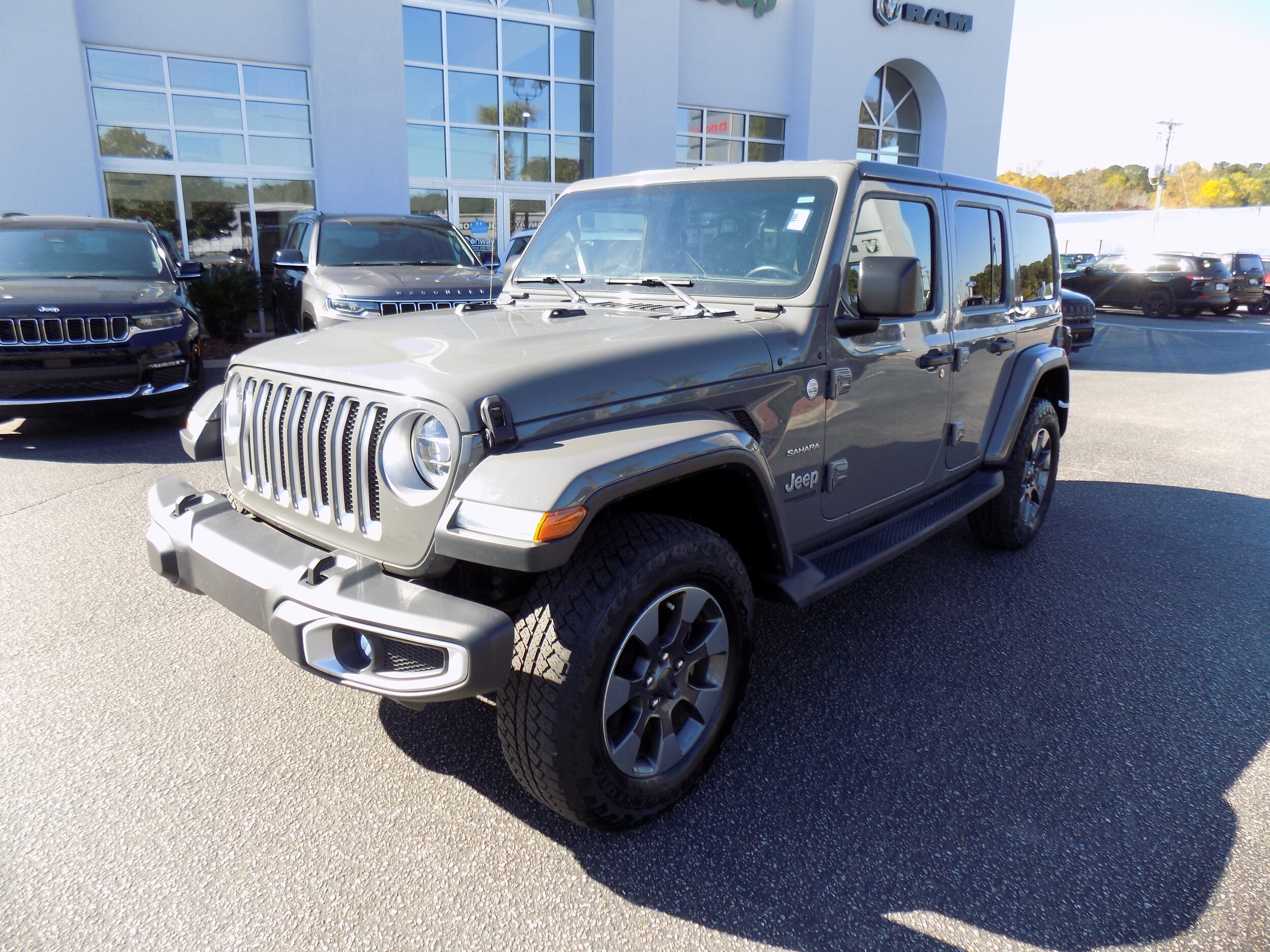 2019 Jeep Wrangler Unlimited Sahara photo 3