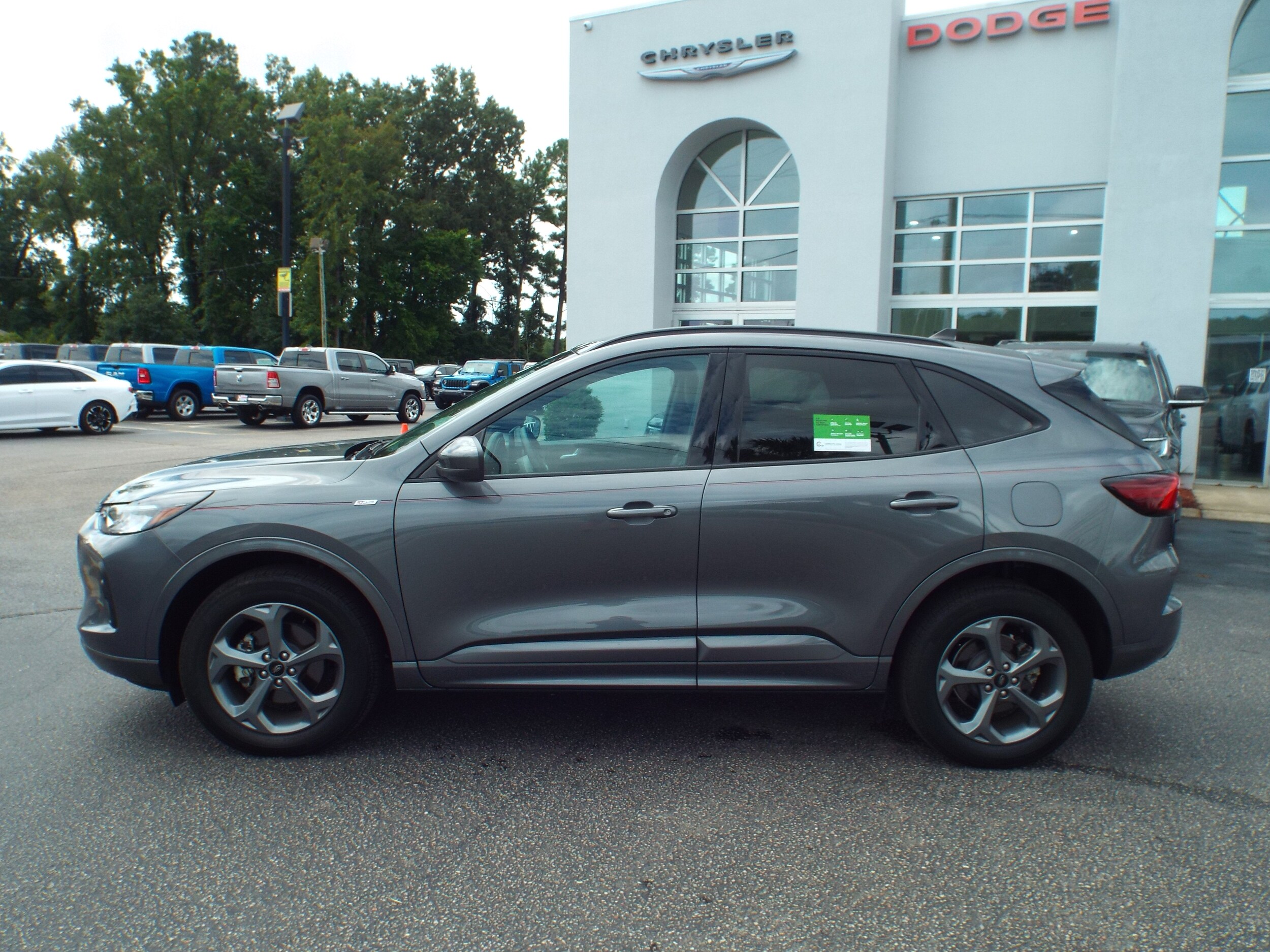 2023 Ford Escape ST-Line Select photo 4