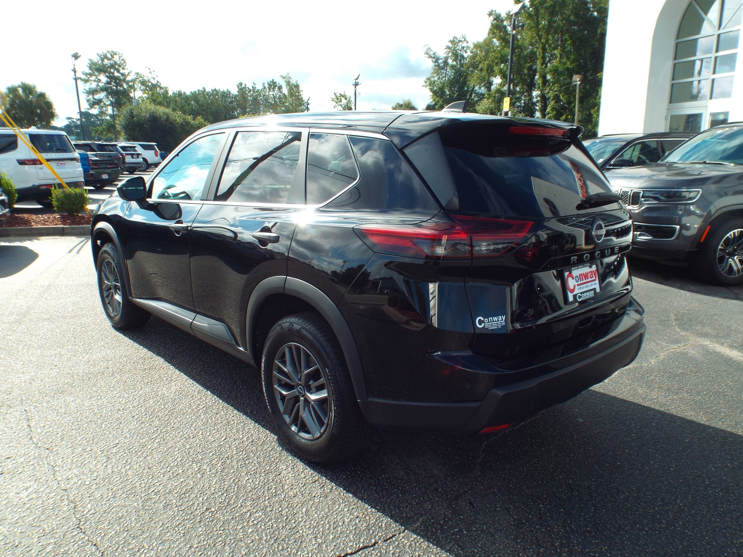 2024 Nissan Rogue S photo 4