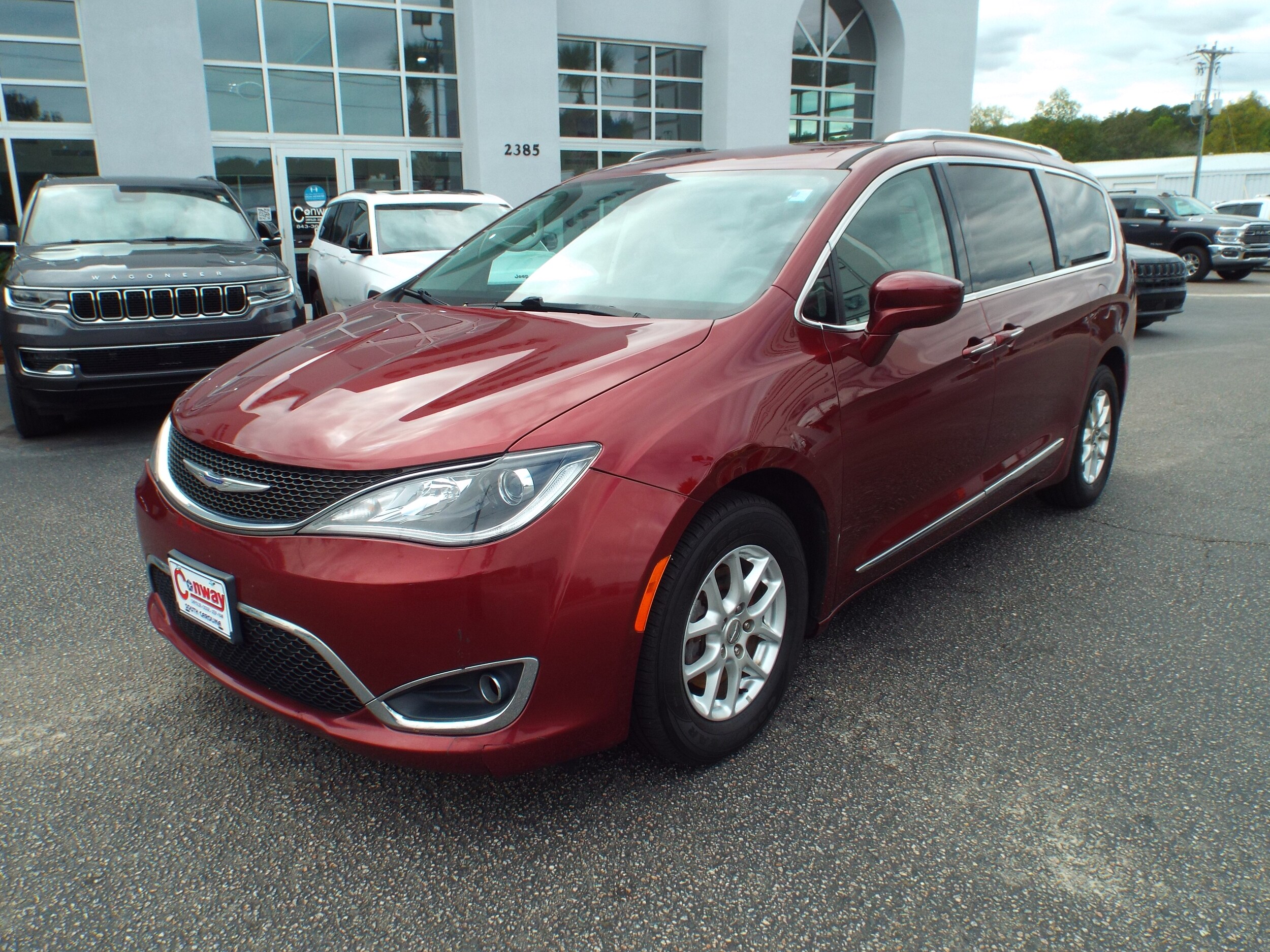 2020 Chrysler Pacifica Touring L photo 3