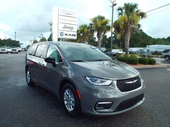 2025 Chrysler Pacifica Select Passenger Van