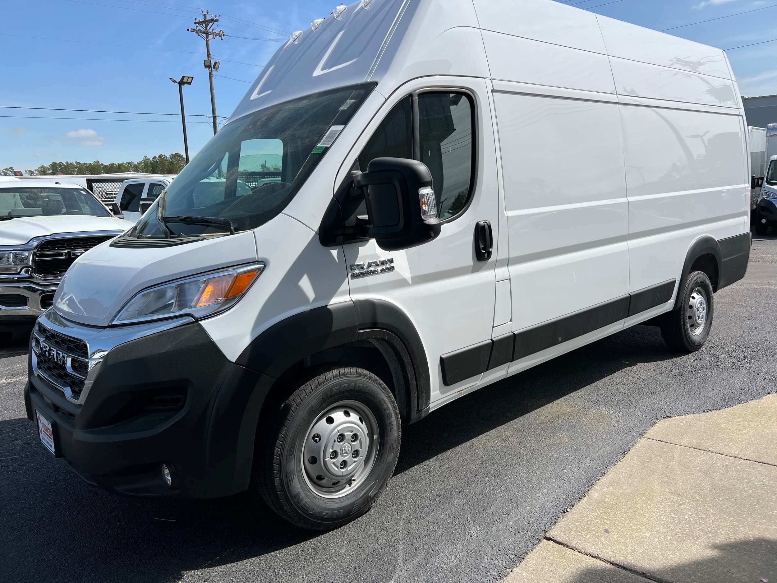2023 Ram ProMaster 3500 Base Cargo Van photo 3