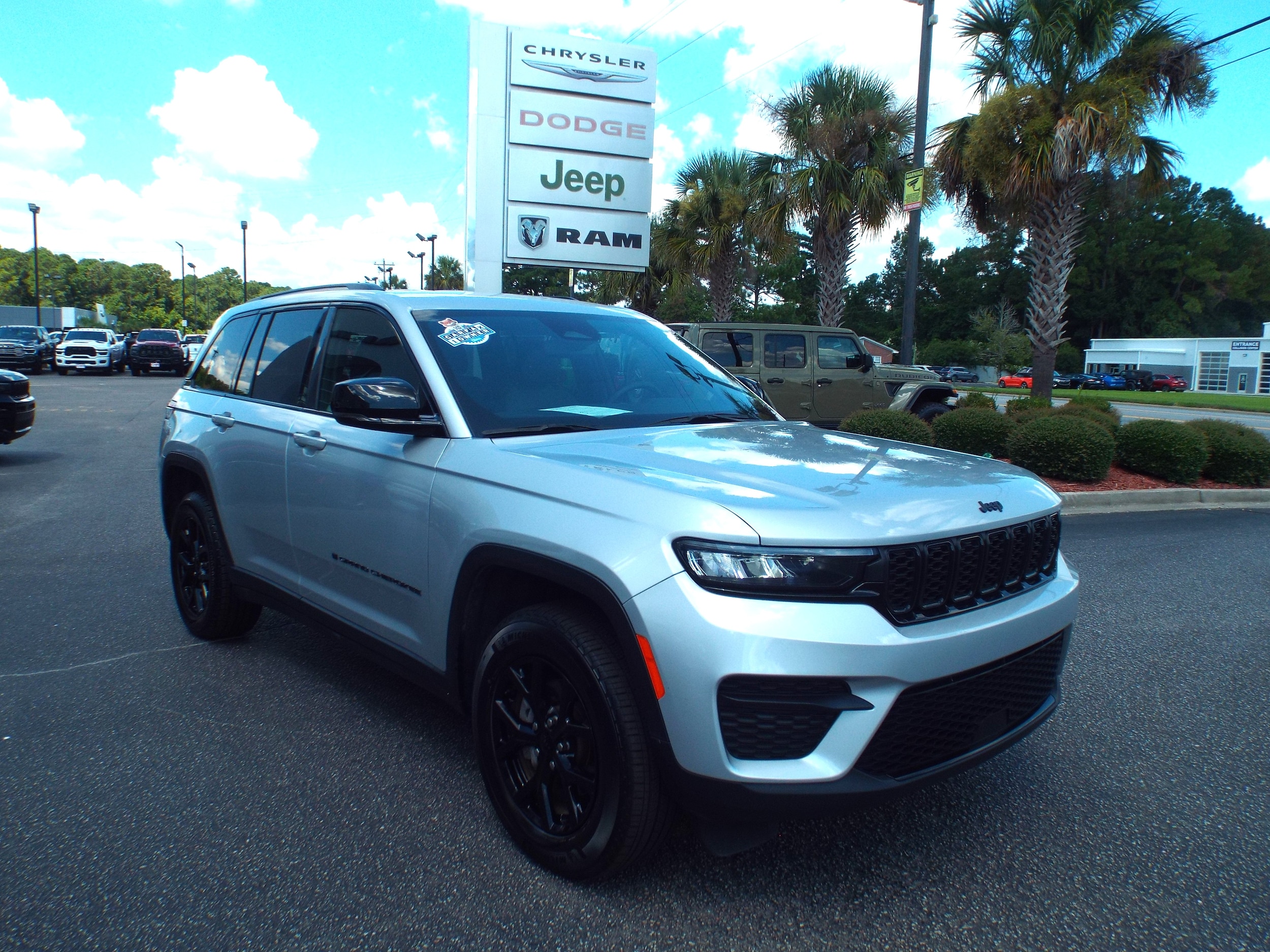 2024 Jeep Grand Cherokee Altitude's photo