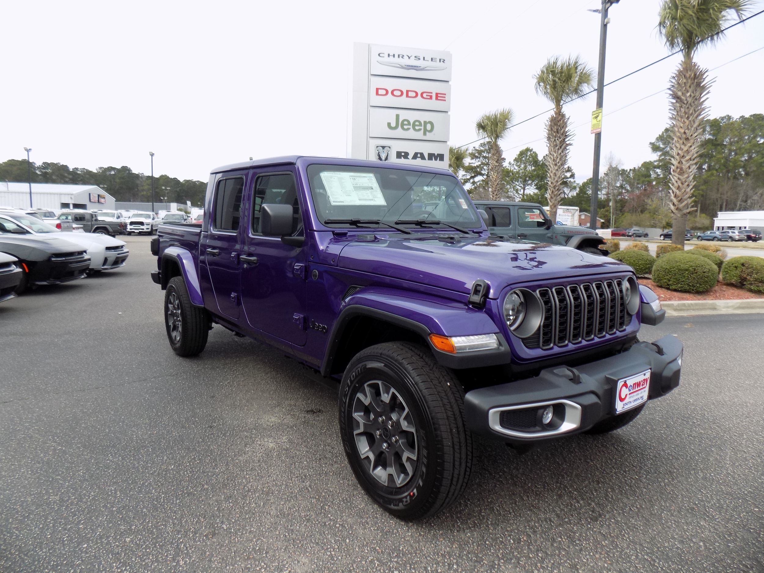 2026 Jeep Gladiator Sahara Auto's photo