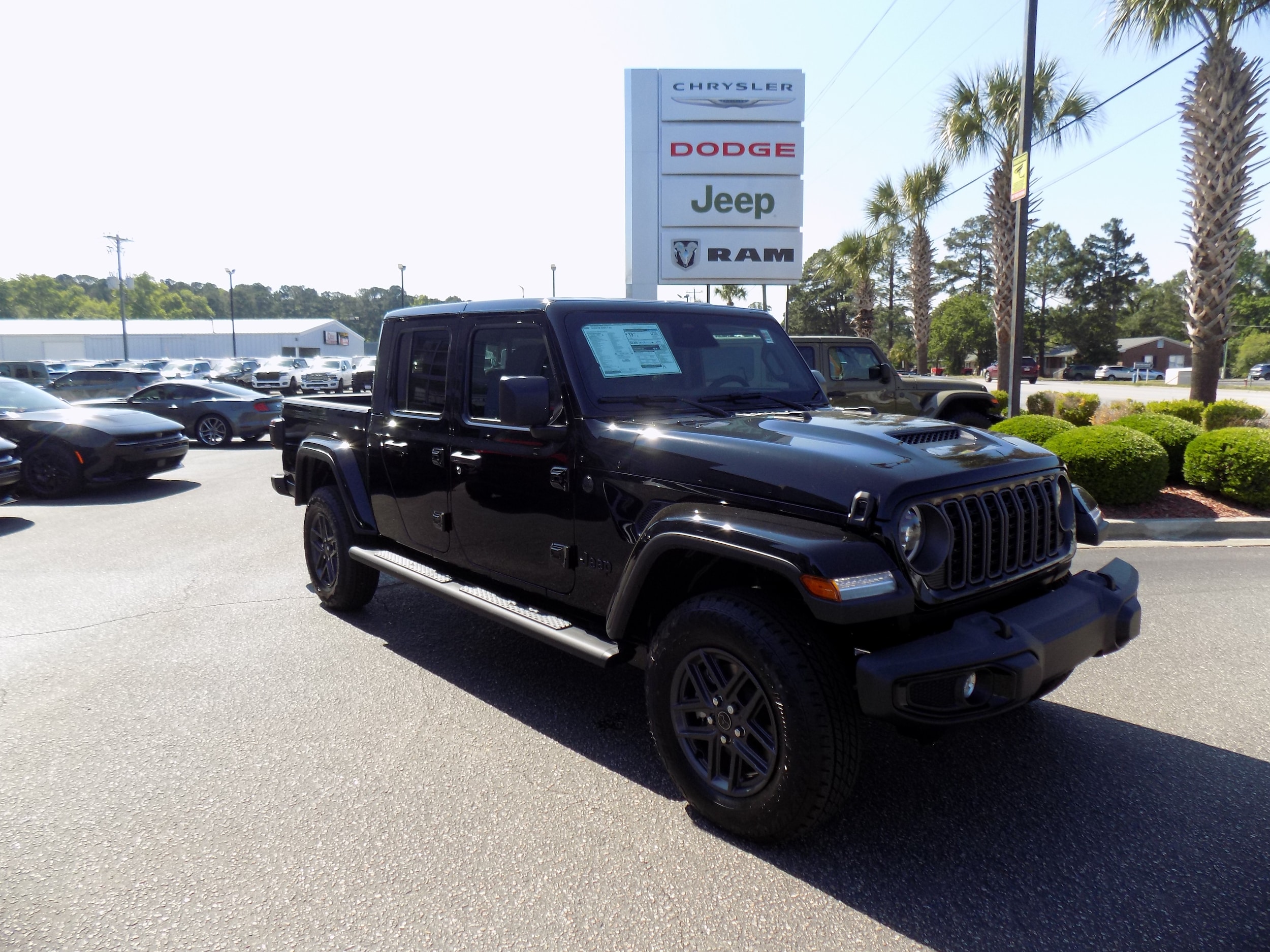 2026 Jeep Gladiator Sport S Auto's photo