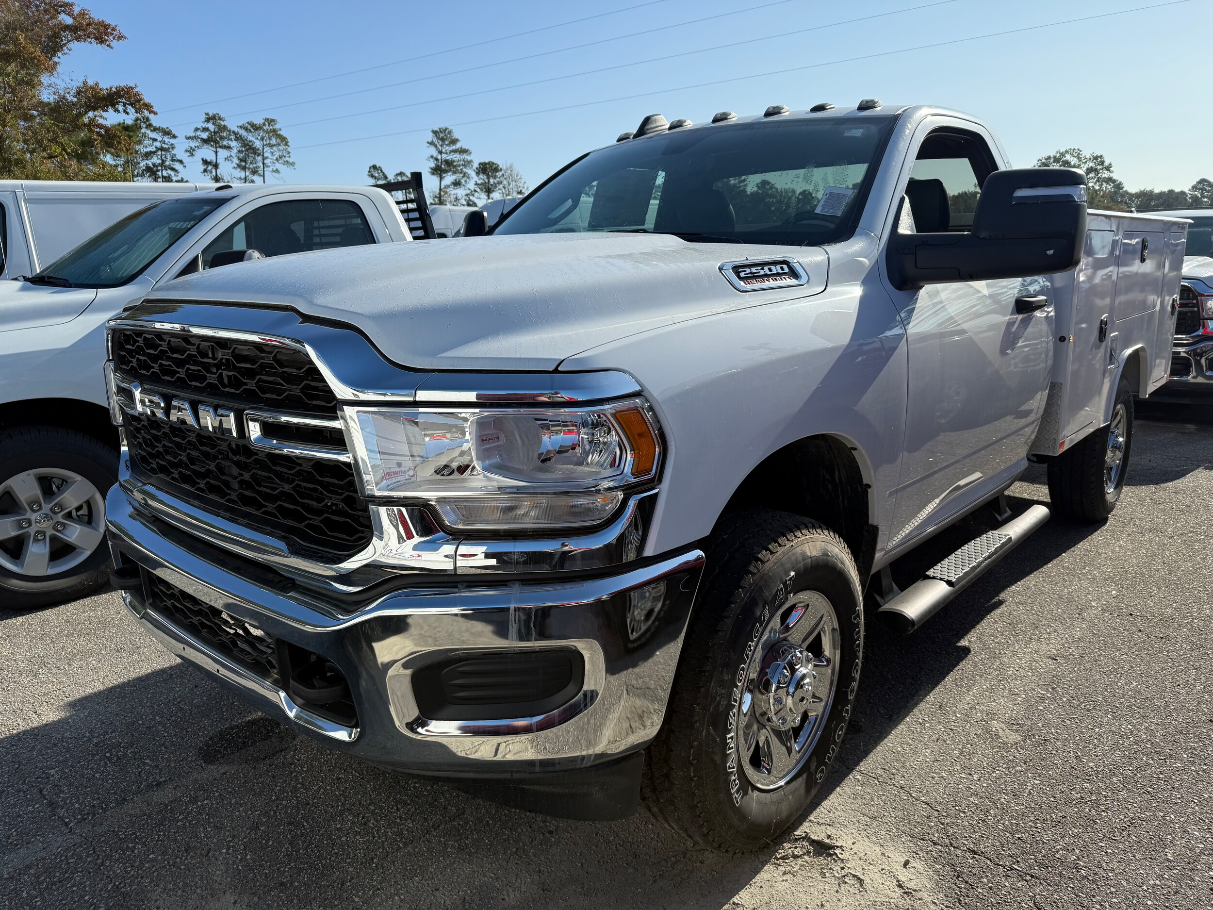 2024 Ram 2500 Tradesman photo 2