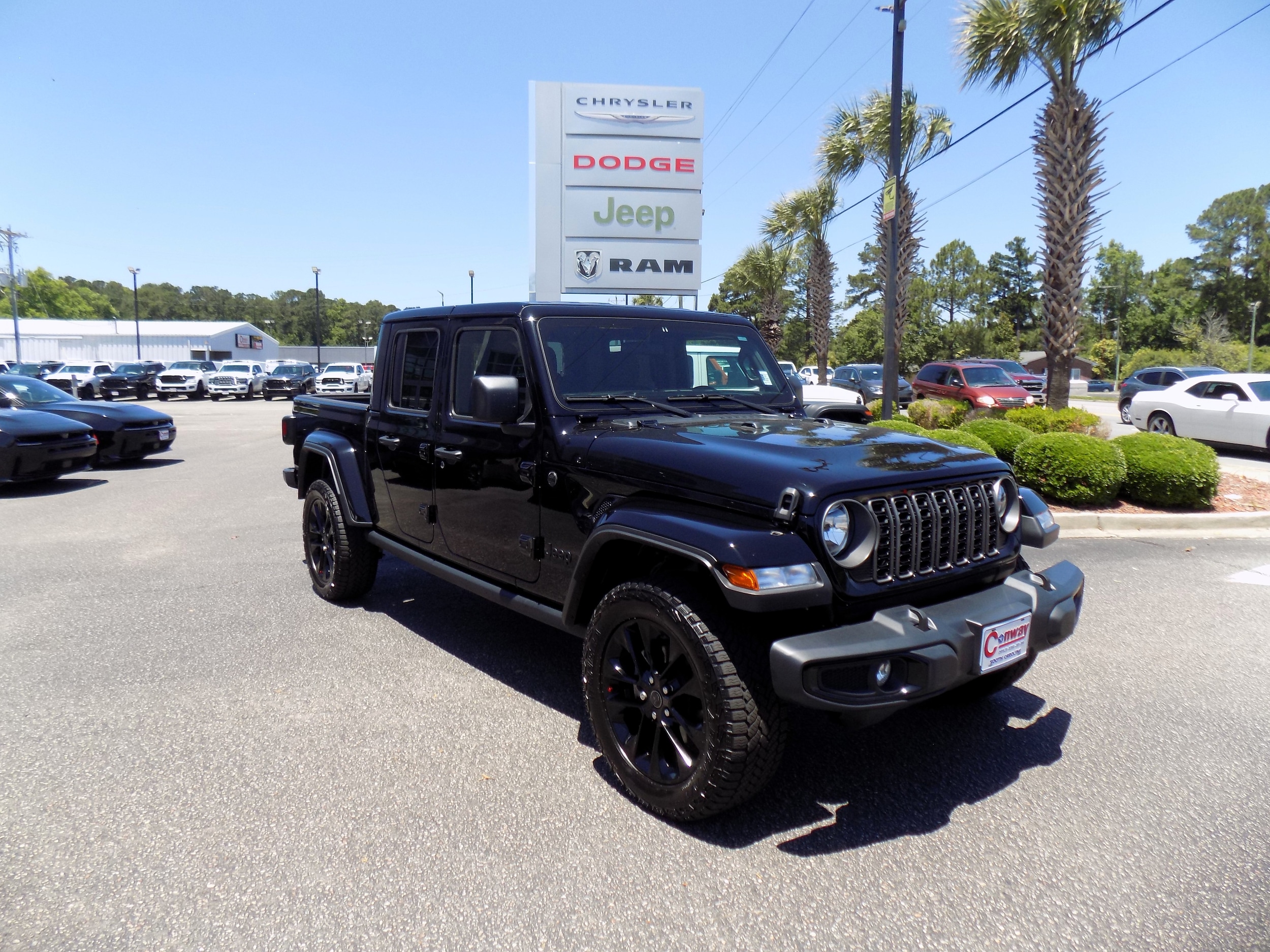 2025 Jeep Gladiator Nighthawk Auto's photo