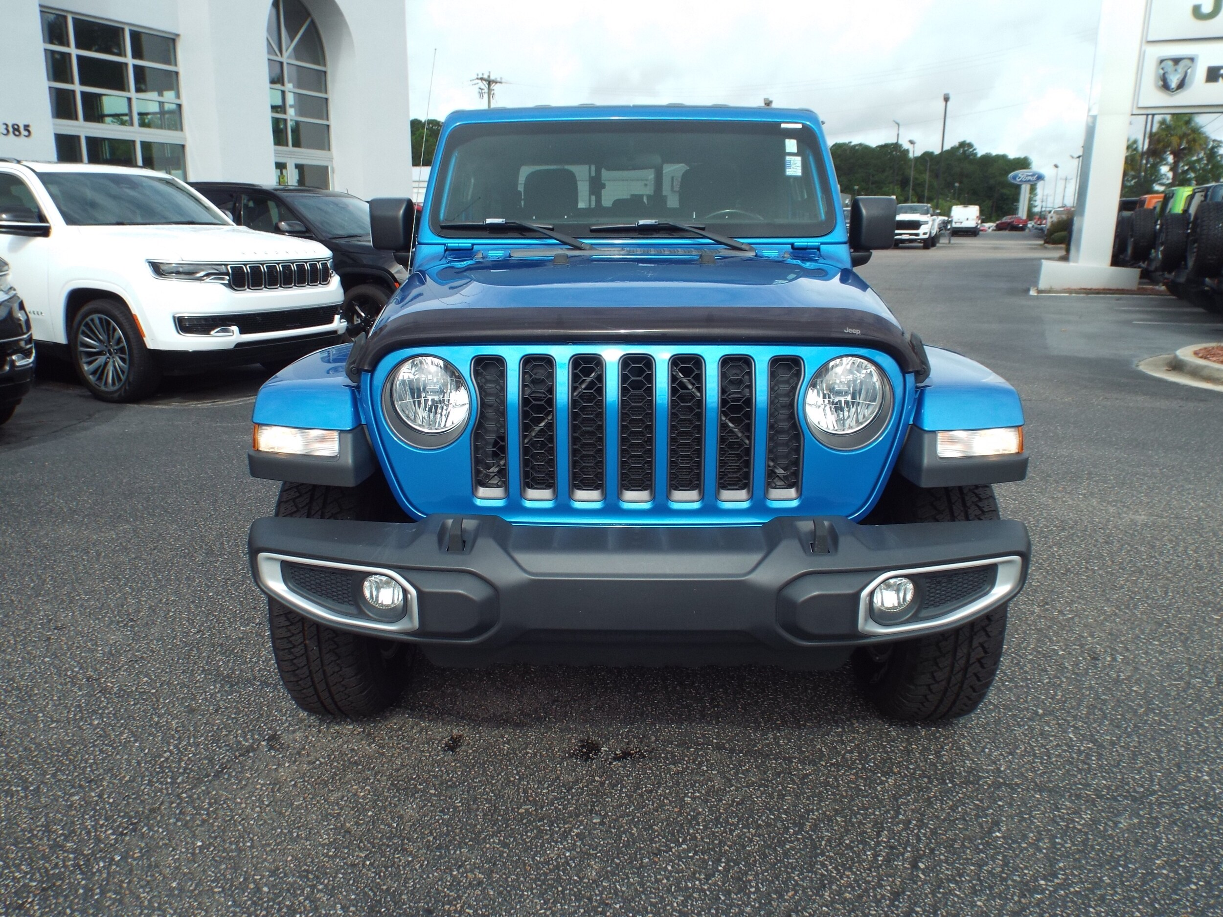 2020 Jeep Gladiator Sport photo 2