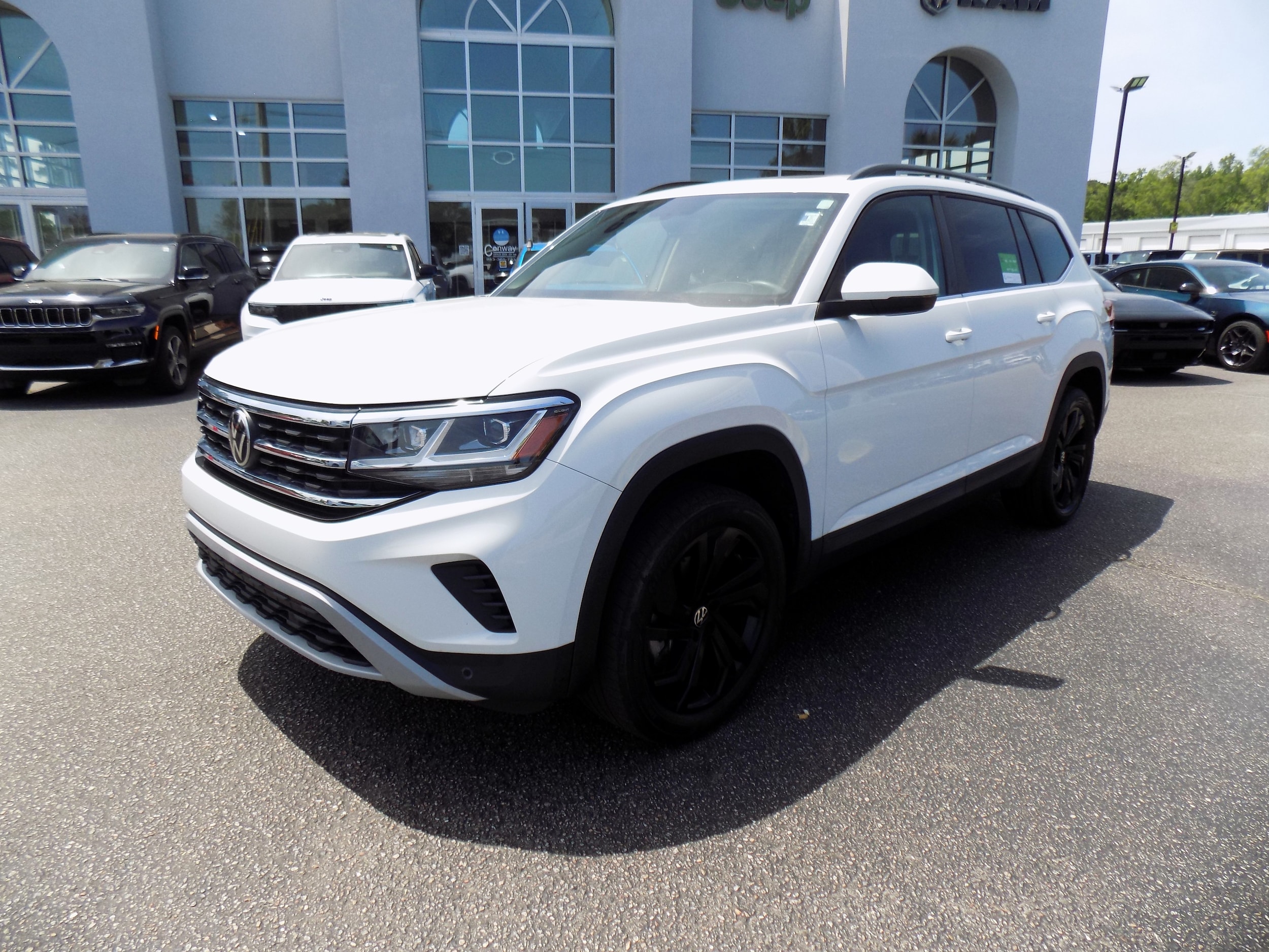 View vehicle photo 3