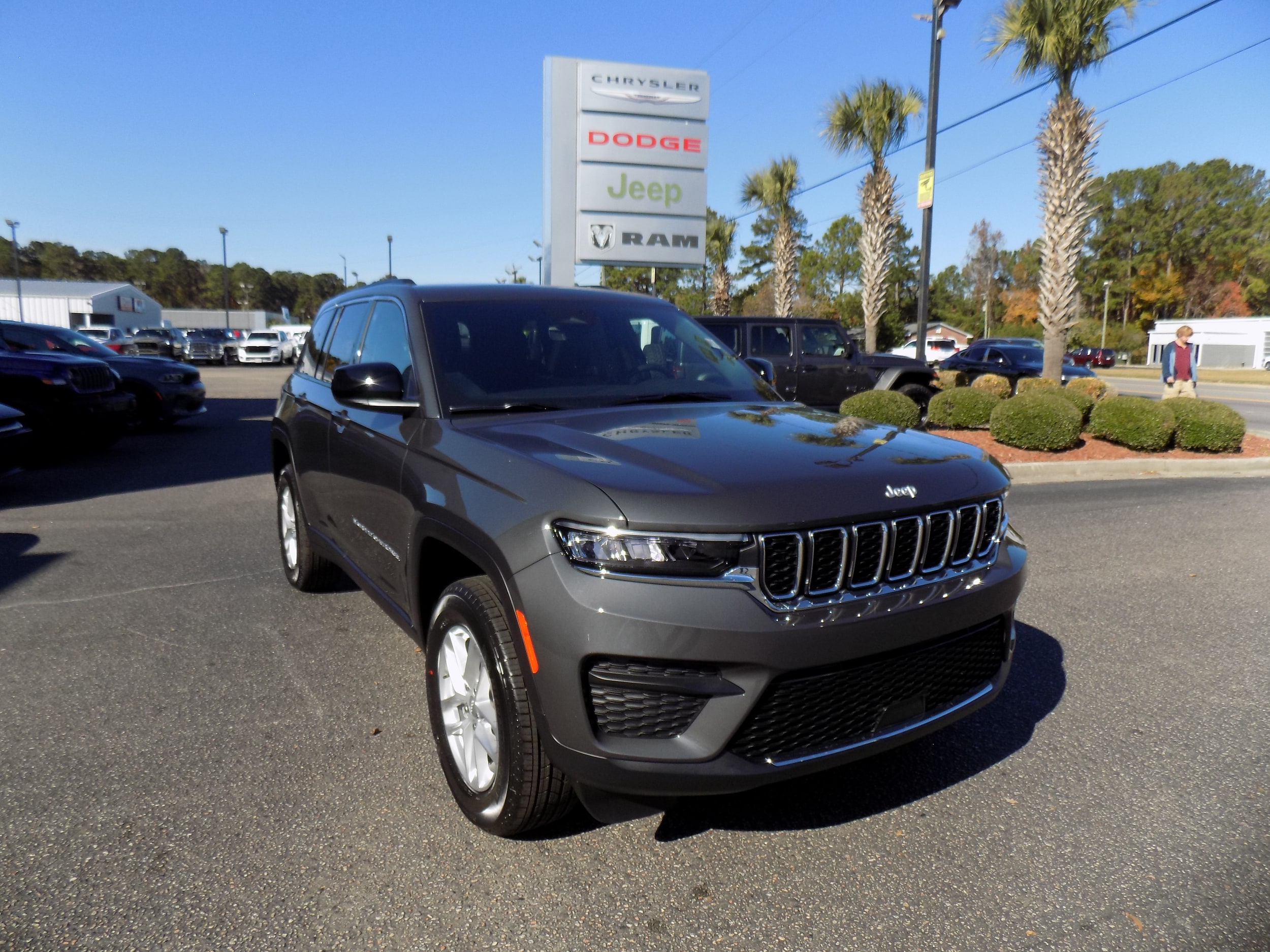 2025 Jeep Grand Cherokee Laredo's photo