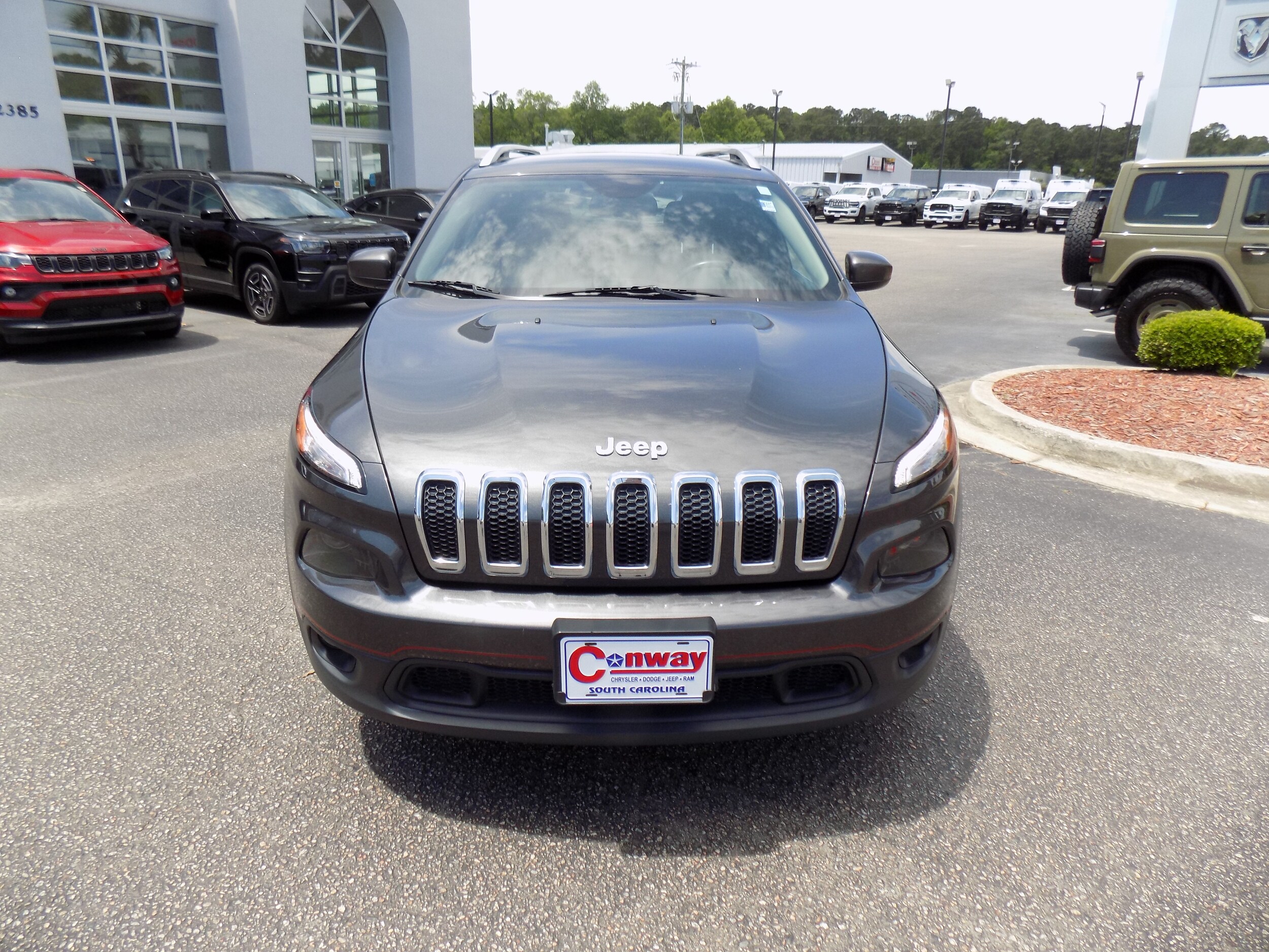 Used 2016 Jeep Cherokee Latitude with VIN 1C4PJMCB8GW196745 for sale in Conway, SC