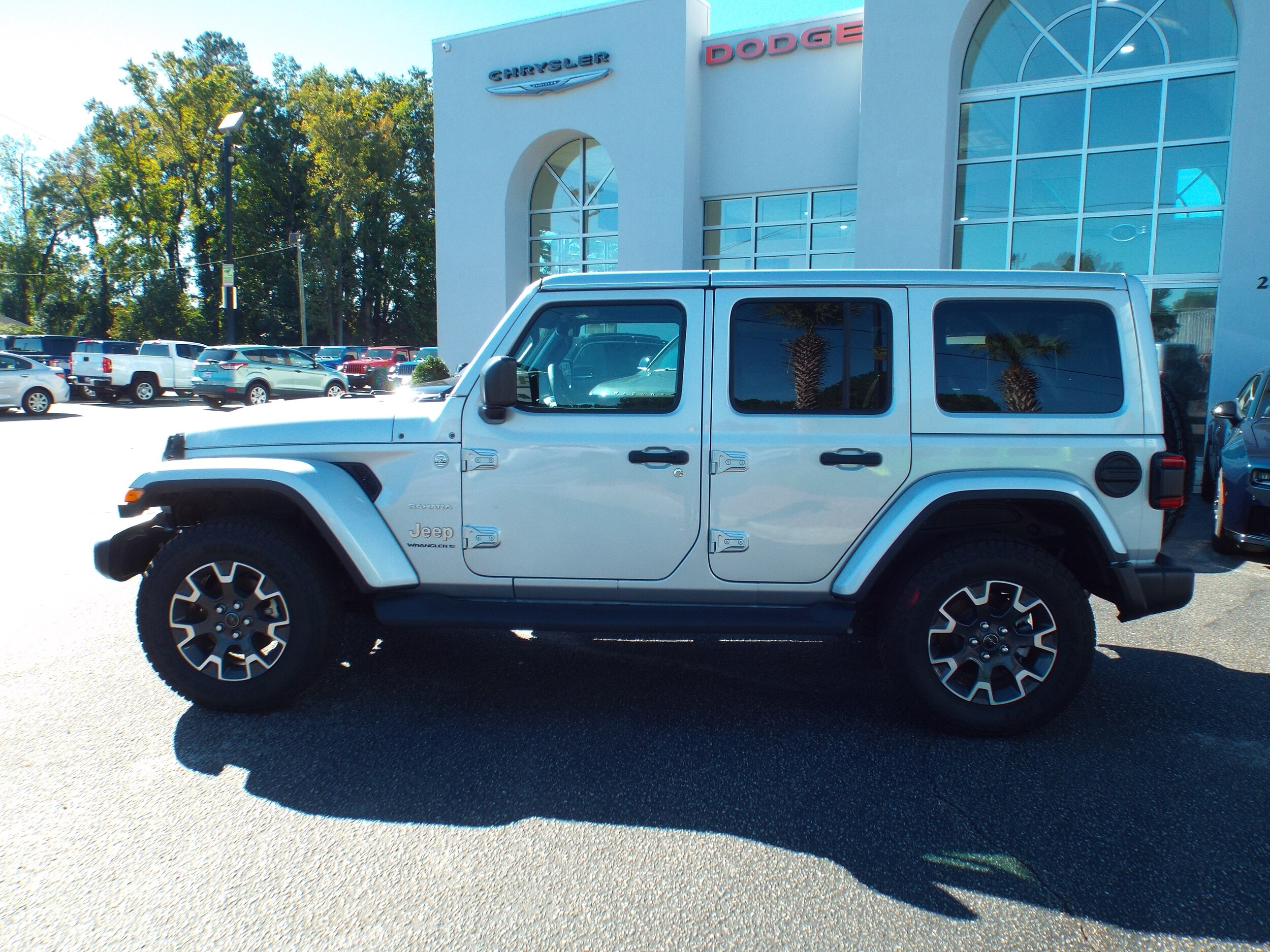 2024 Jeep Wrangler Sahara photo 4