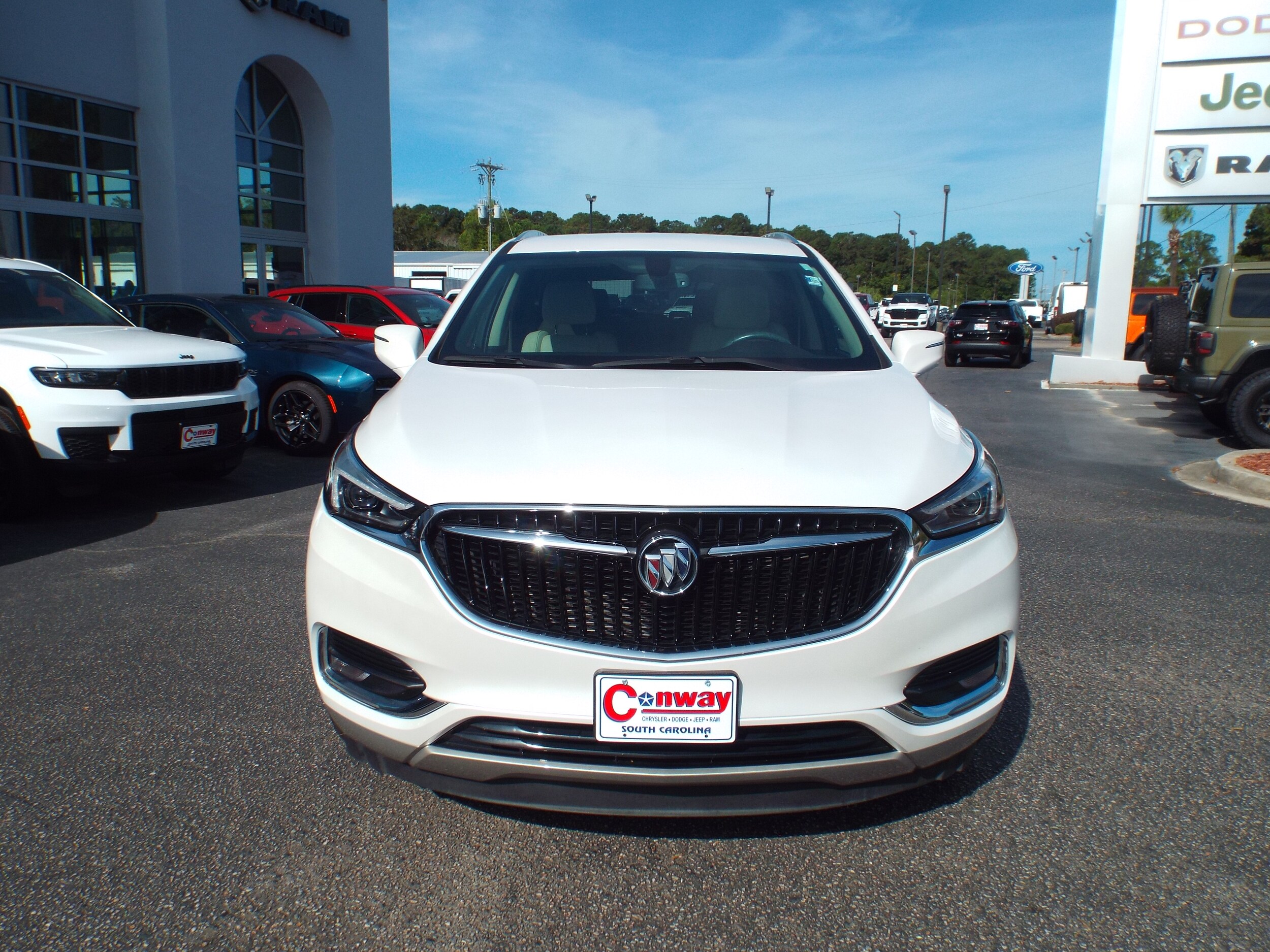 2021 Buick Enclave Essence photo 2