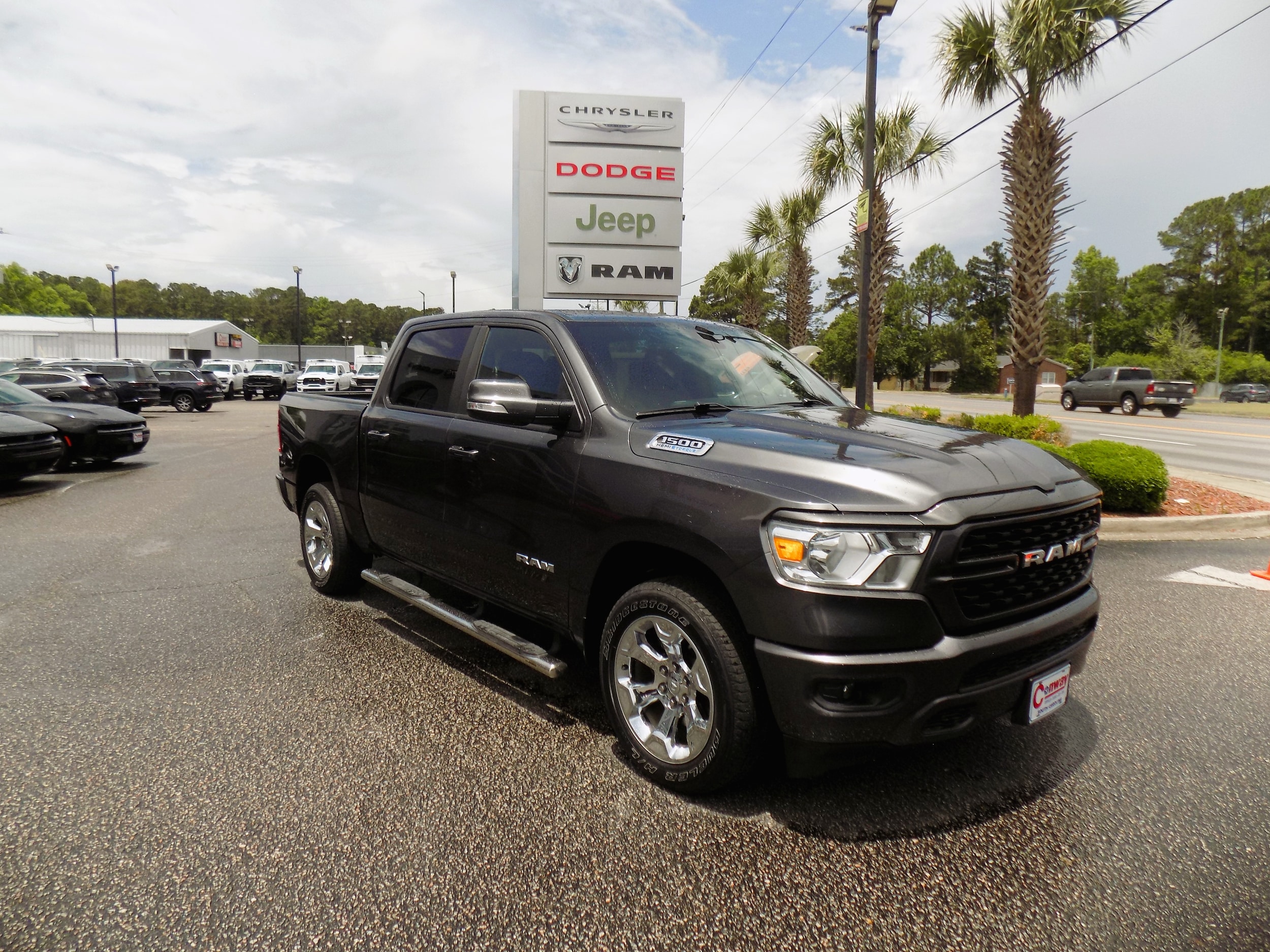2022 RAM 1500 Big Horn/Lone Star 4x4 Crew Cab 5'7's photo