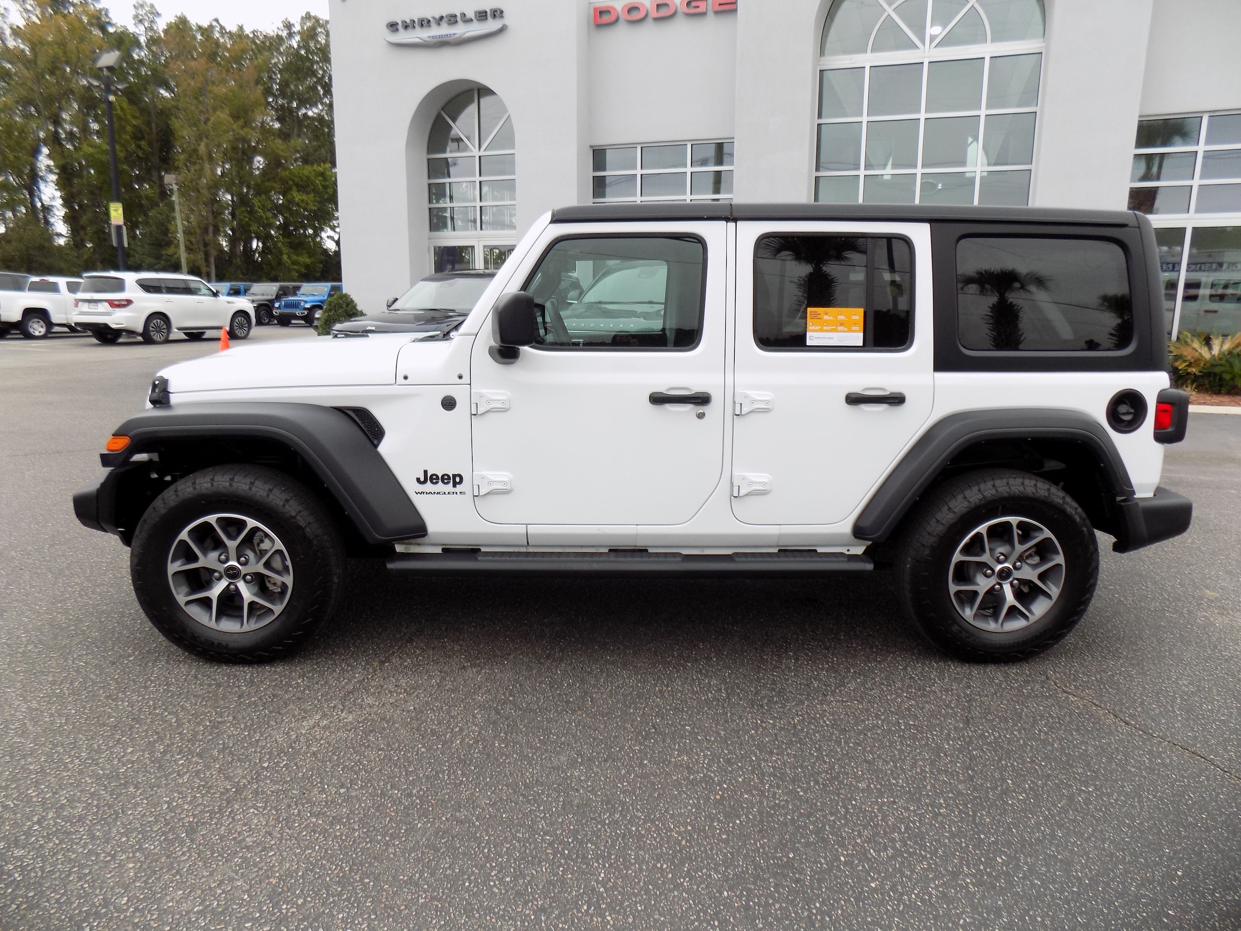 2024 Jeep Wrangler Sport photo 4