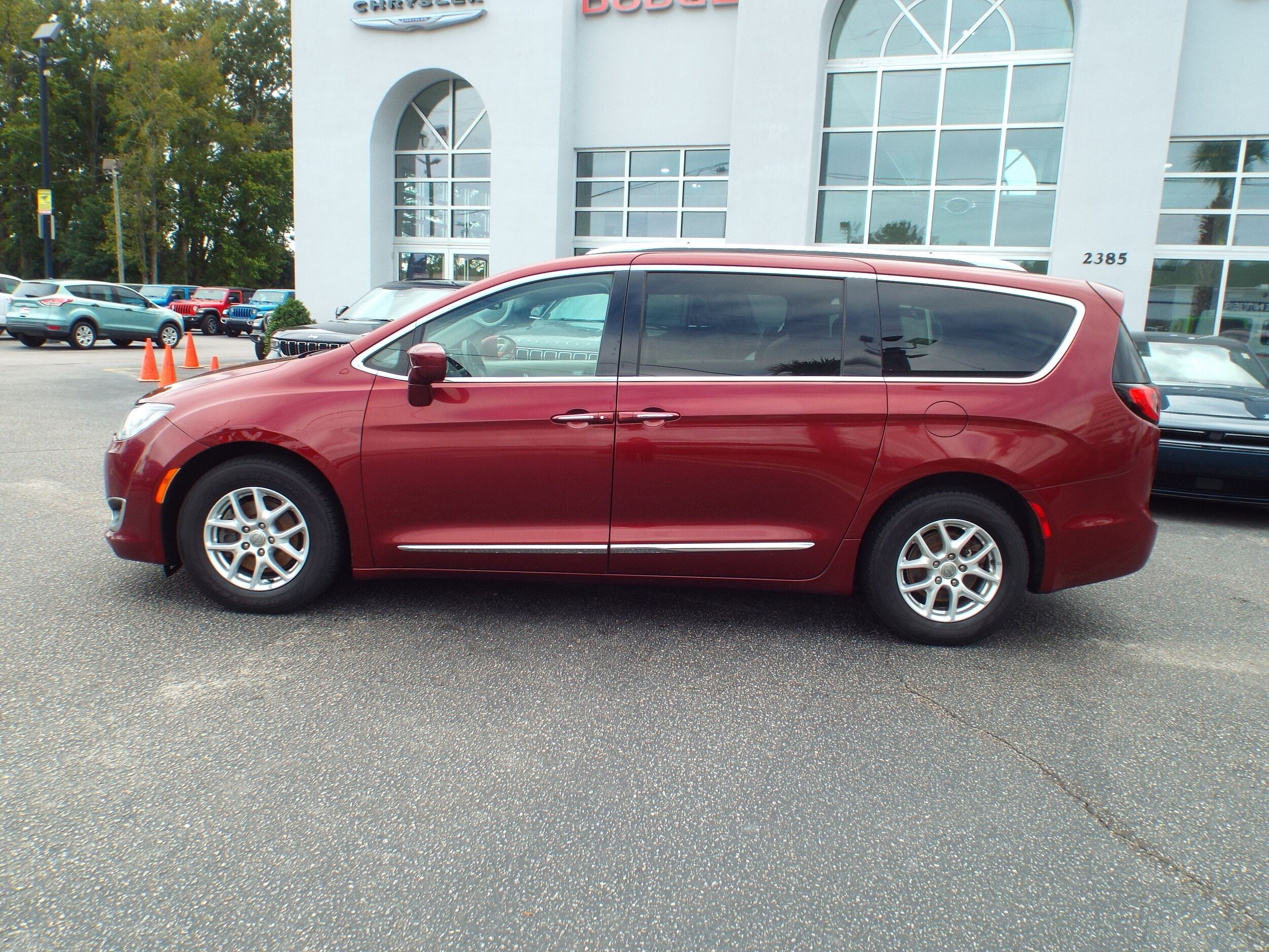 2020 Chrysler Pacifica Touring L photo 4