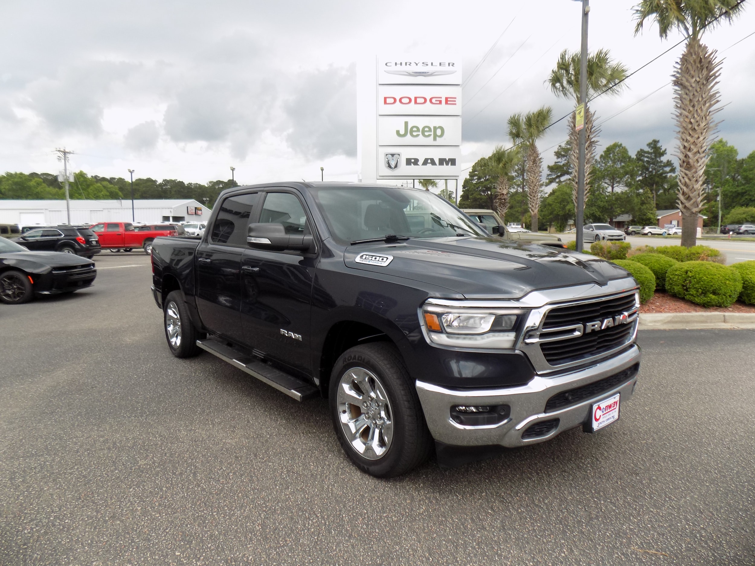 2021 RAM 1500 Big Horn/Lone Star 4x4 Crew Cab 5'7's photo