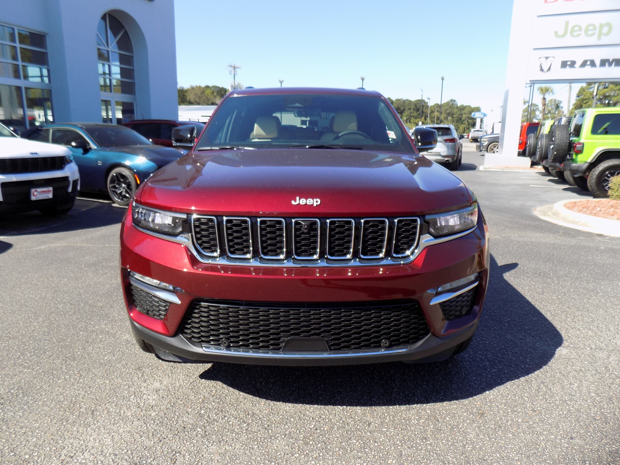 2025 Jeep Grand Cherokee Limited Sport photo 2