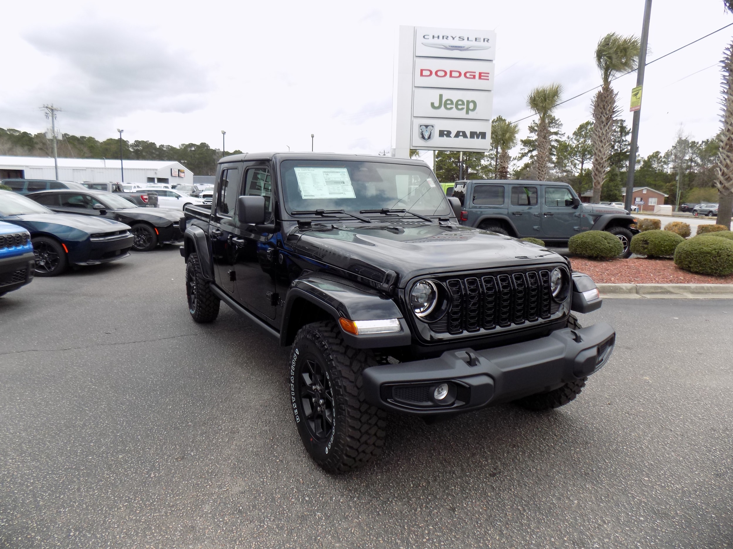 2026 Jeep Gladiator Willys Auto's photo