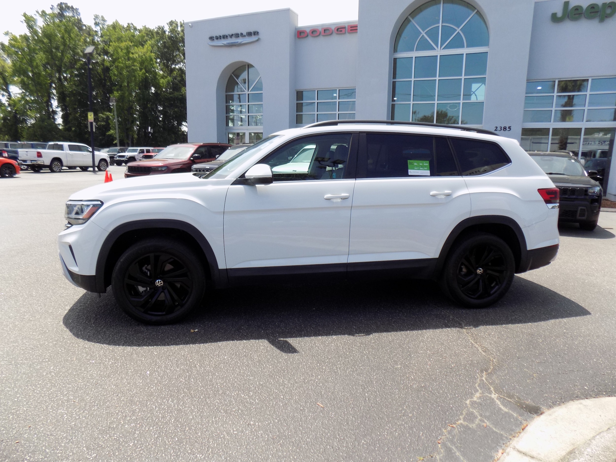 View vehicle photo 4