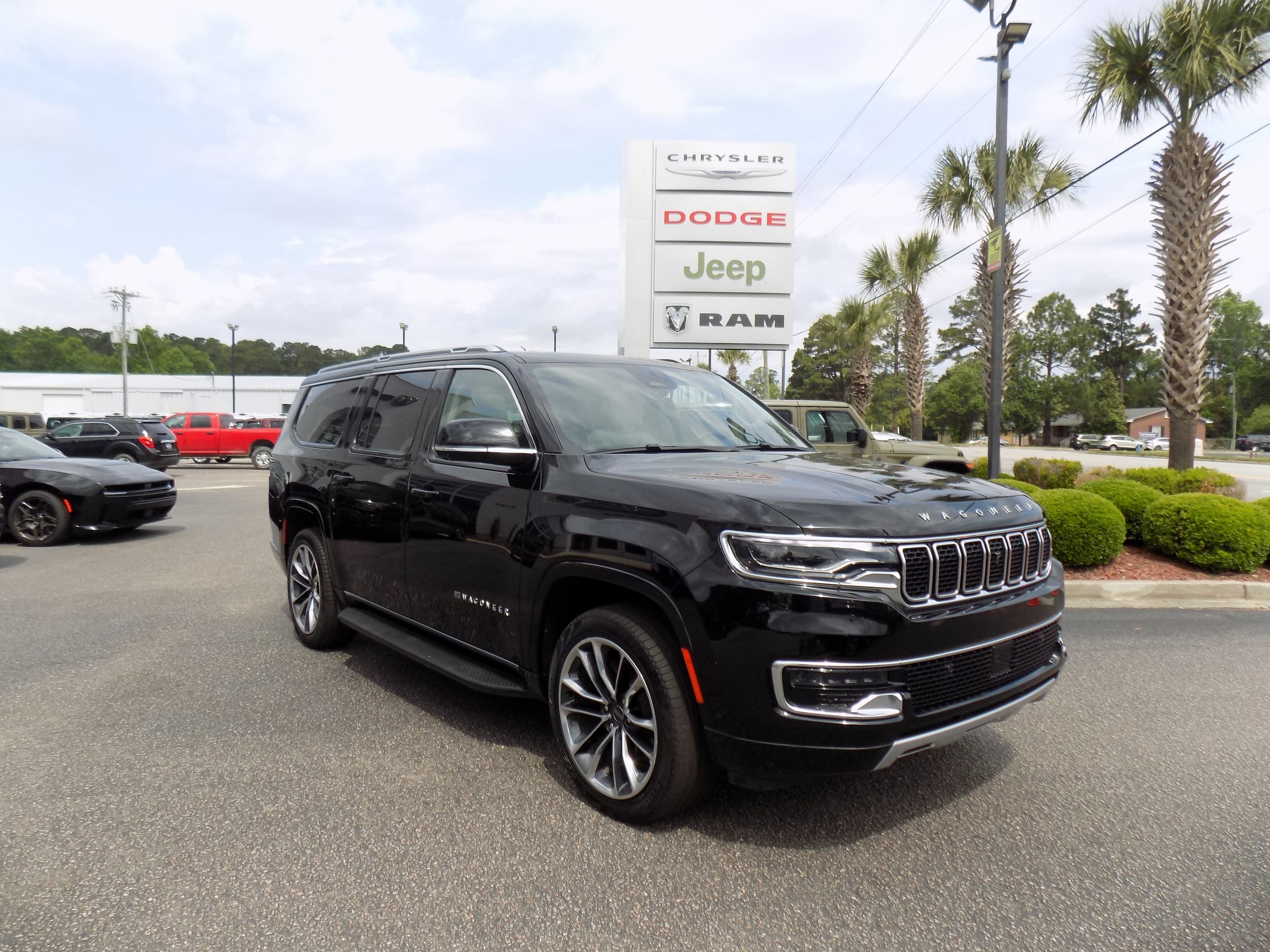 2024 Jeep Wagoneer L Series II 4WD's photo