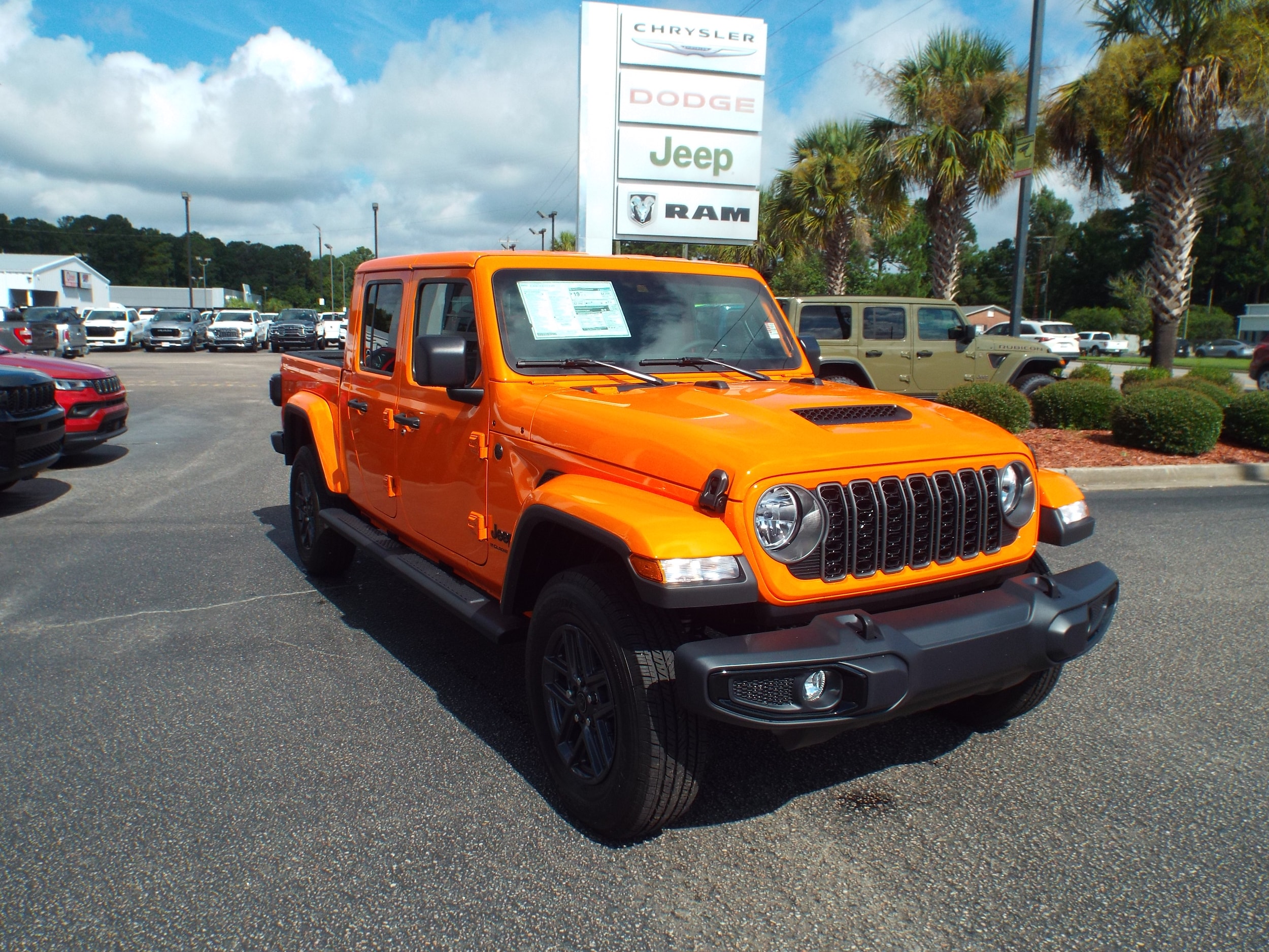 2025 Jeep Gladiator Sport S's photo