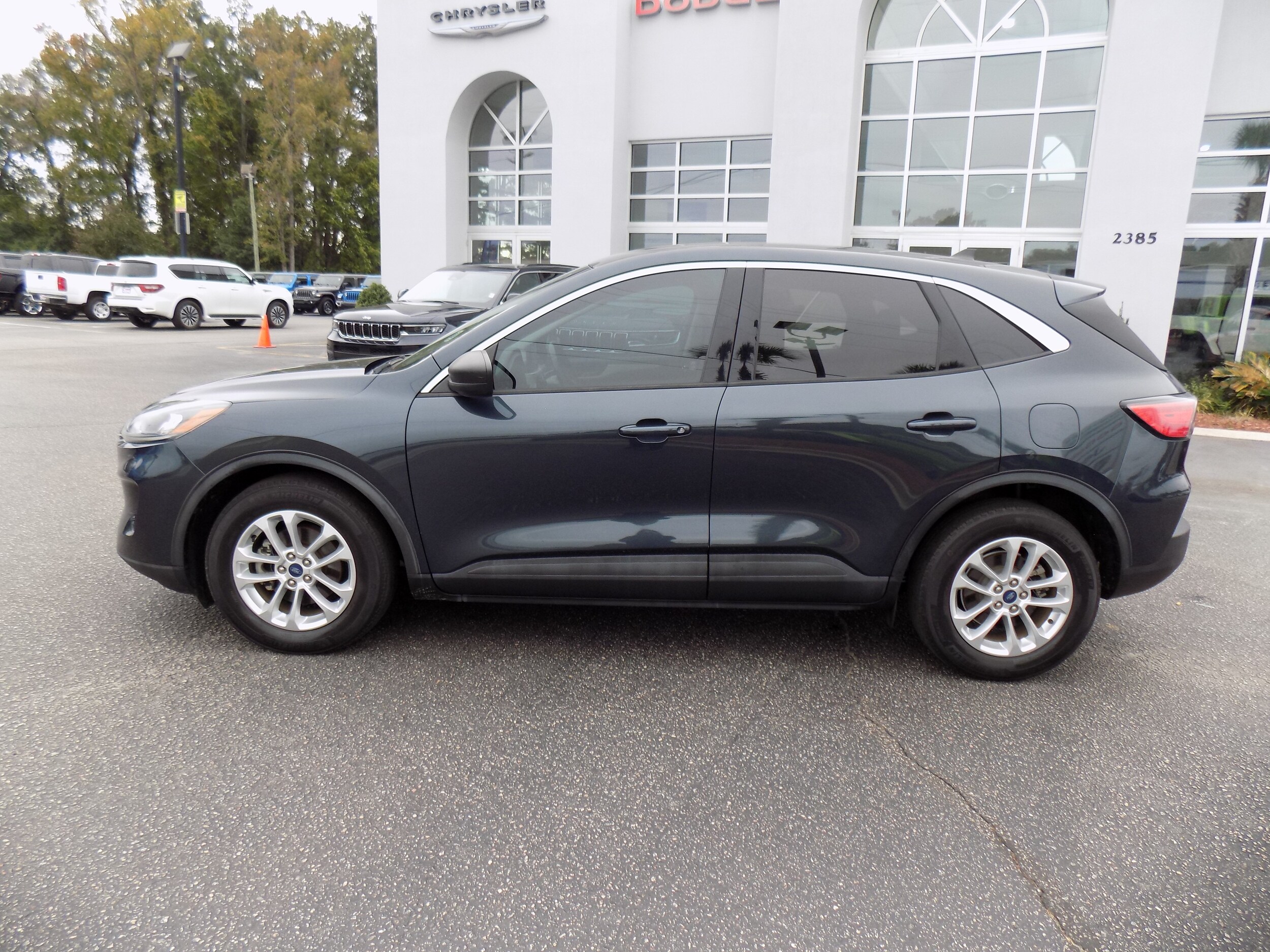 2022 Ford Escape SE photo 4