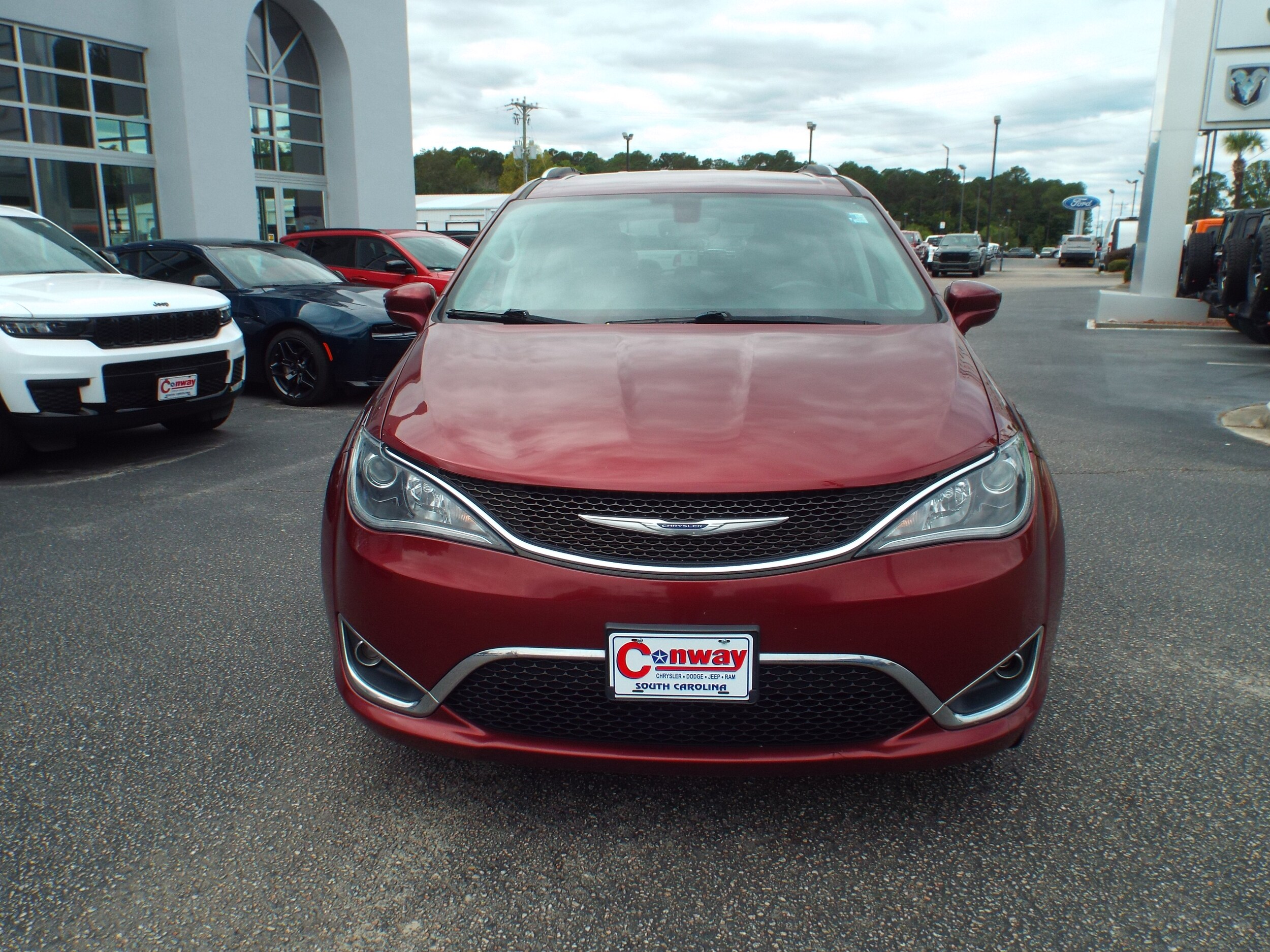 2020 Chrysler Pacifica Touring L photo 2