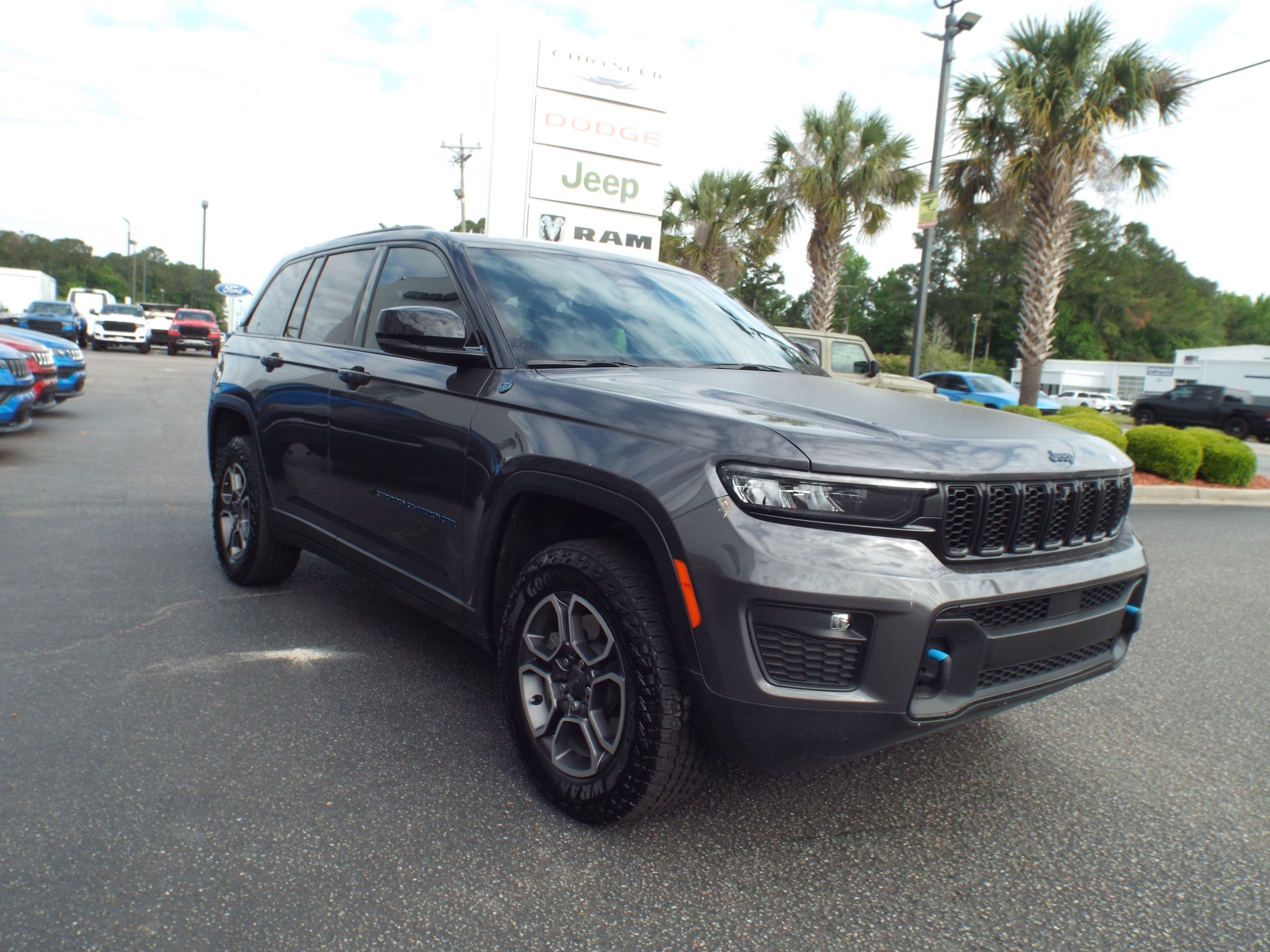2023 Jeep Grand Cherokee Trailhawk 4xe's photo