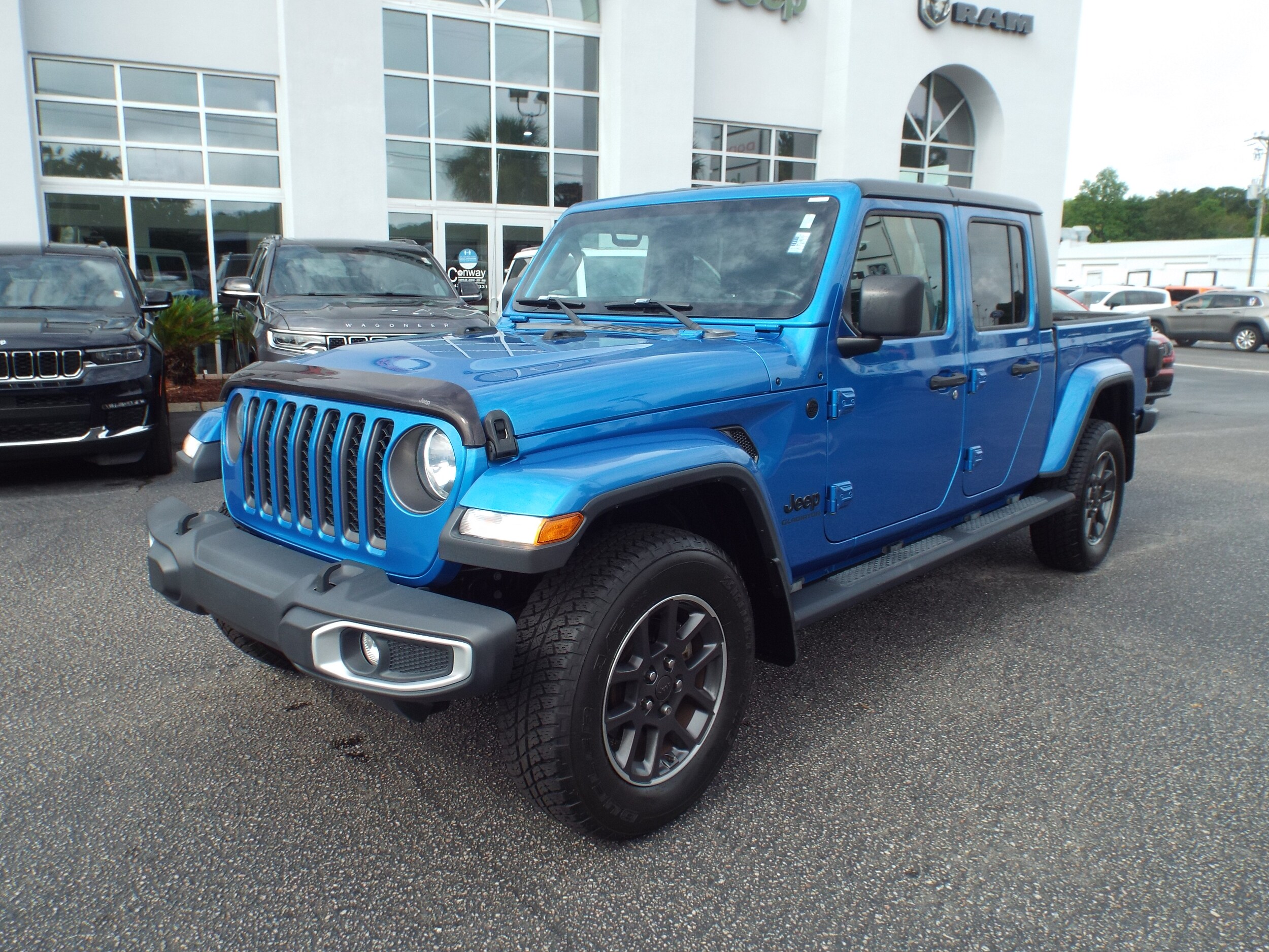 2020 Jeep Gladiator Sport photo 3