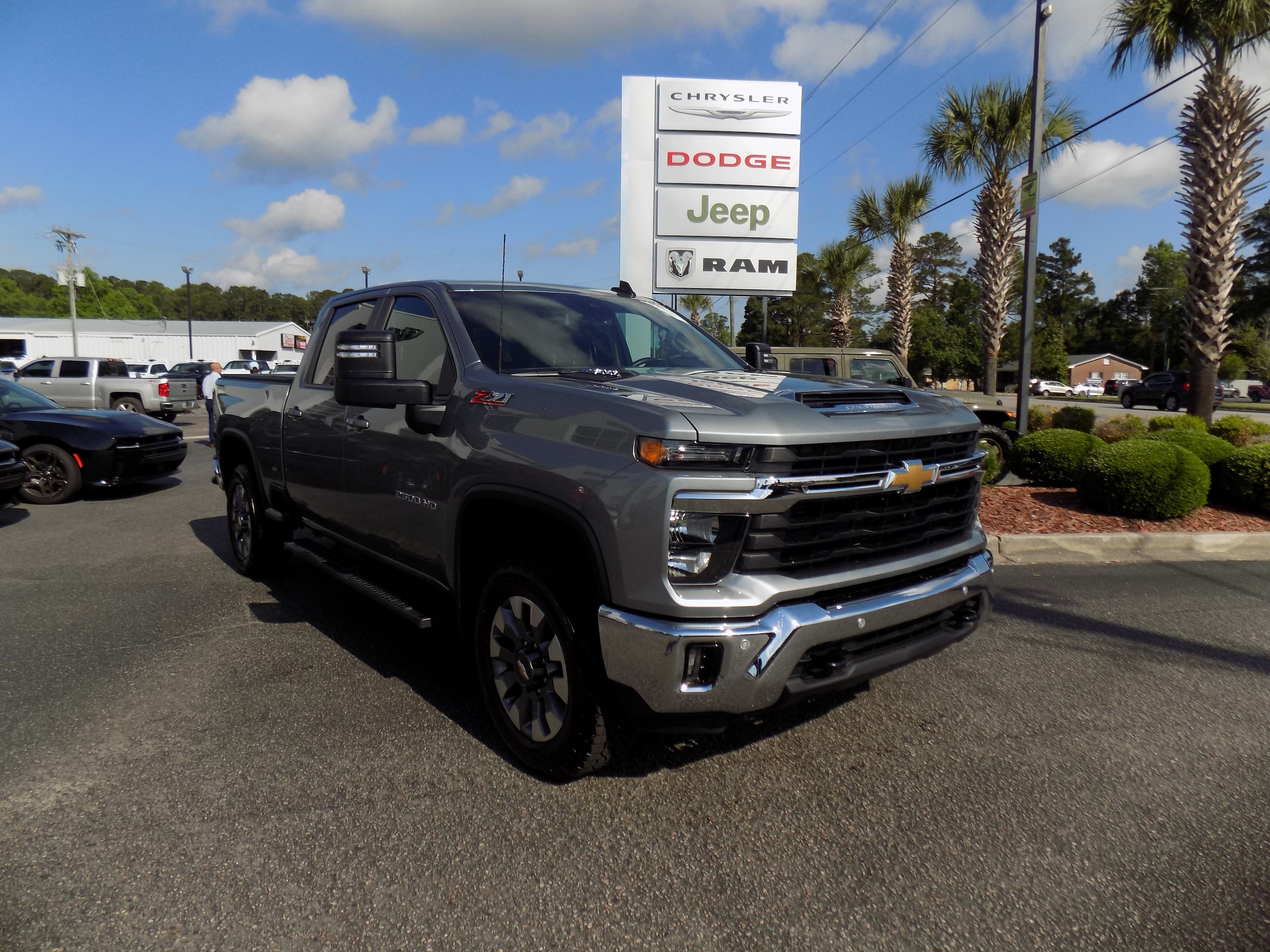 2025 Chevrolet Silverado HD LT 4WD Crew Cab Standard Box's photo