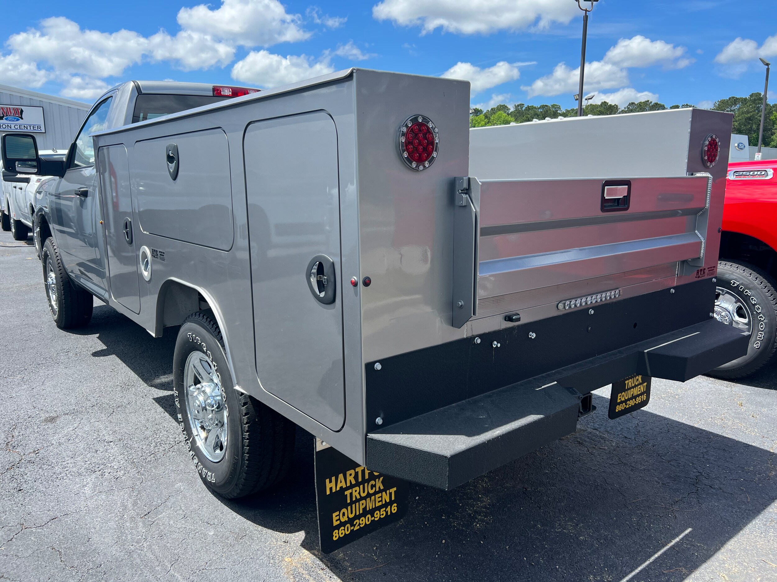 2023 Ram 2500 Tradesman photo 3