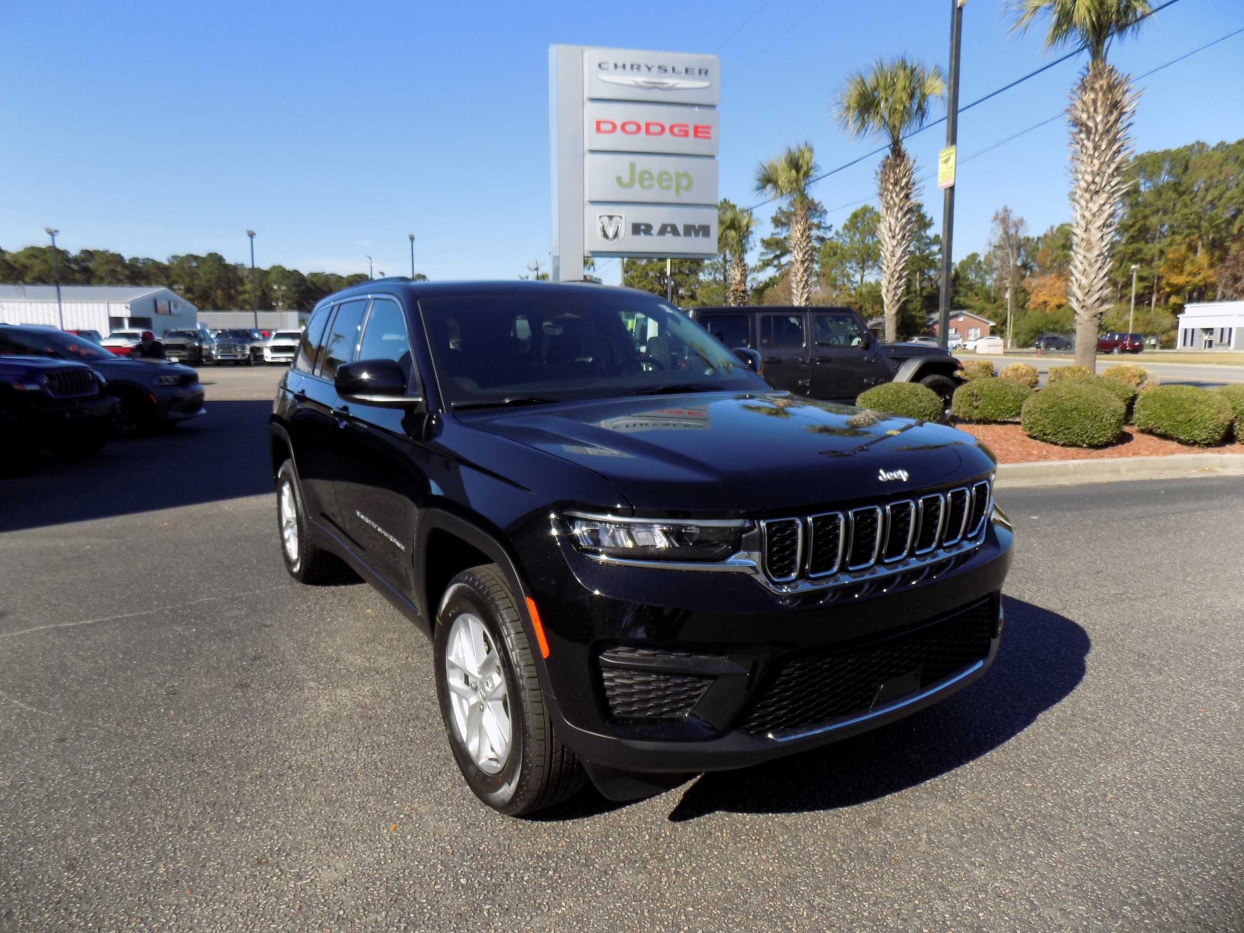2025 Jeep Grand Cherokee Laredo's photo