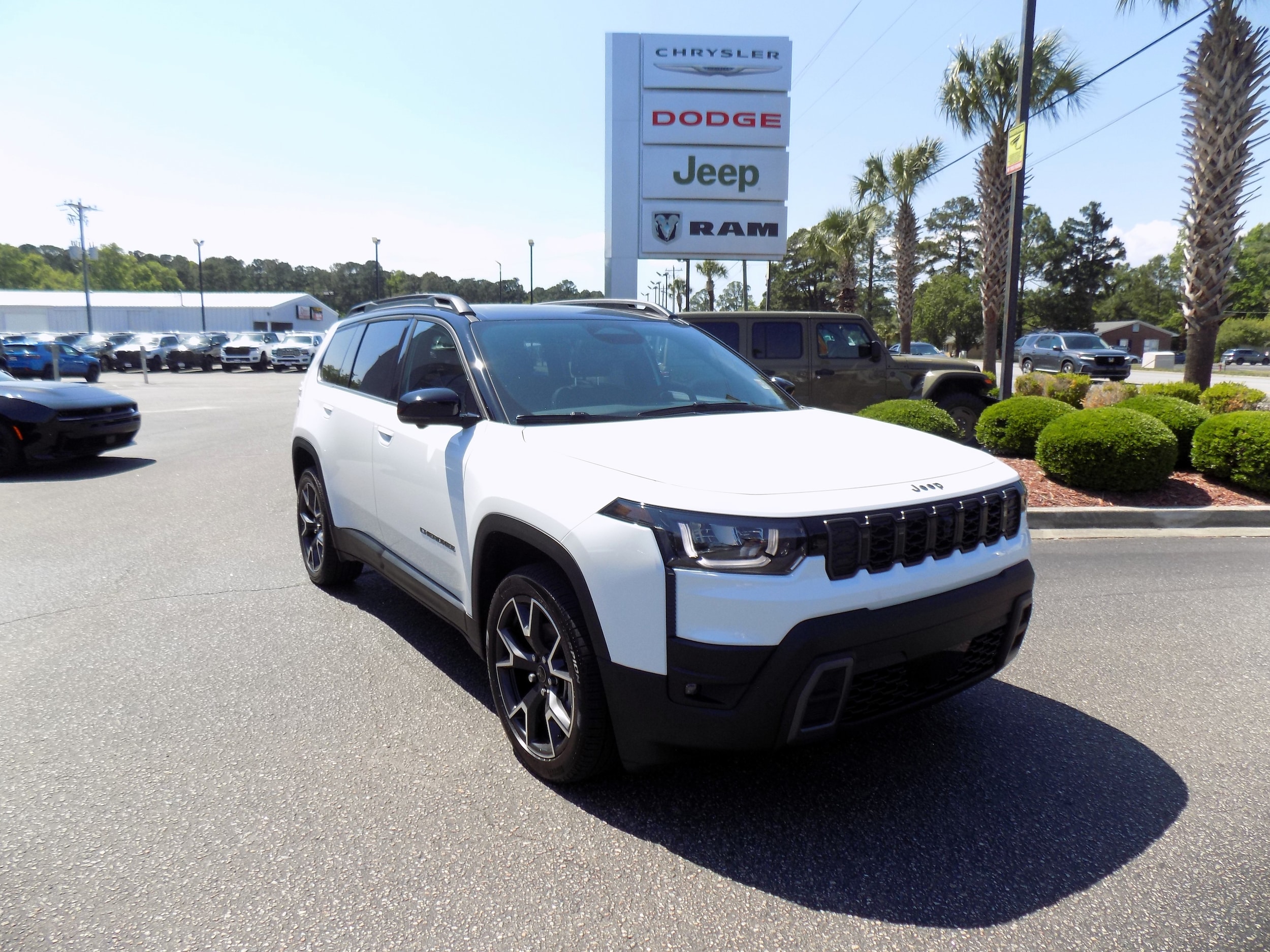2026 Jeep Cherokee Overland HEV 4X4's photo