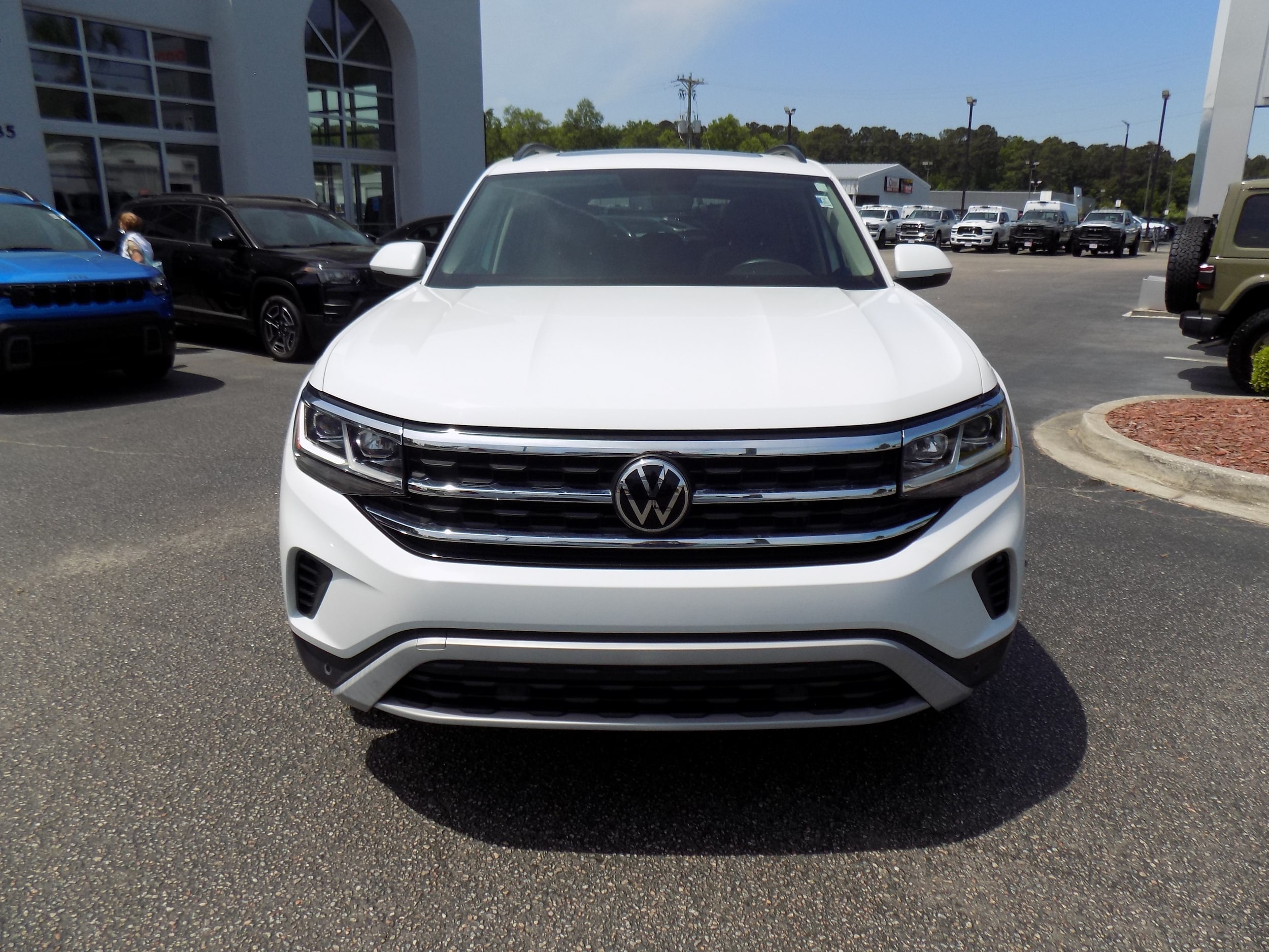 View vehicle photo 2